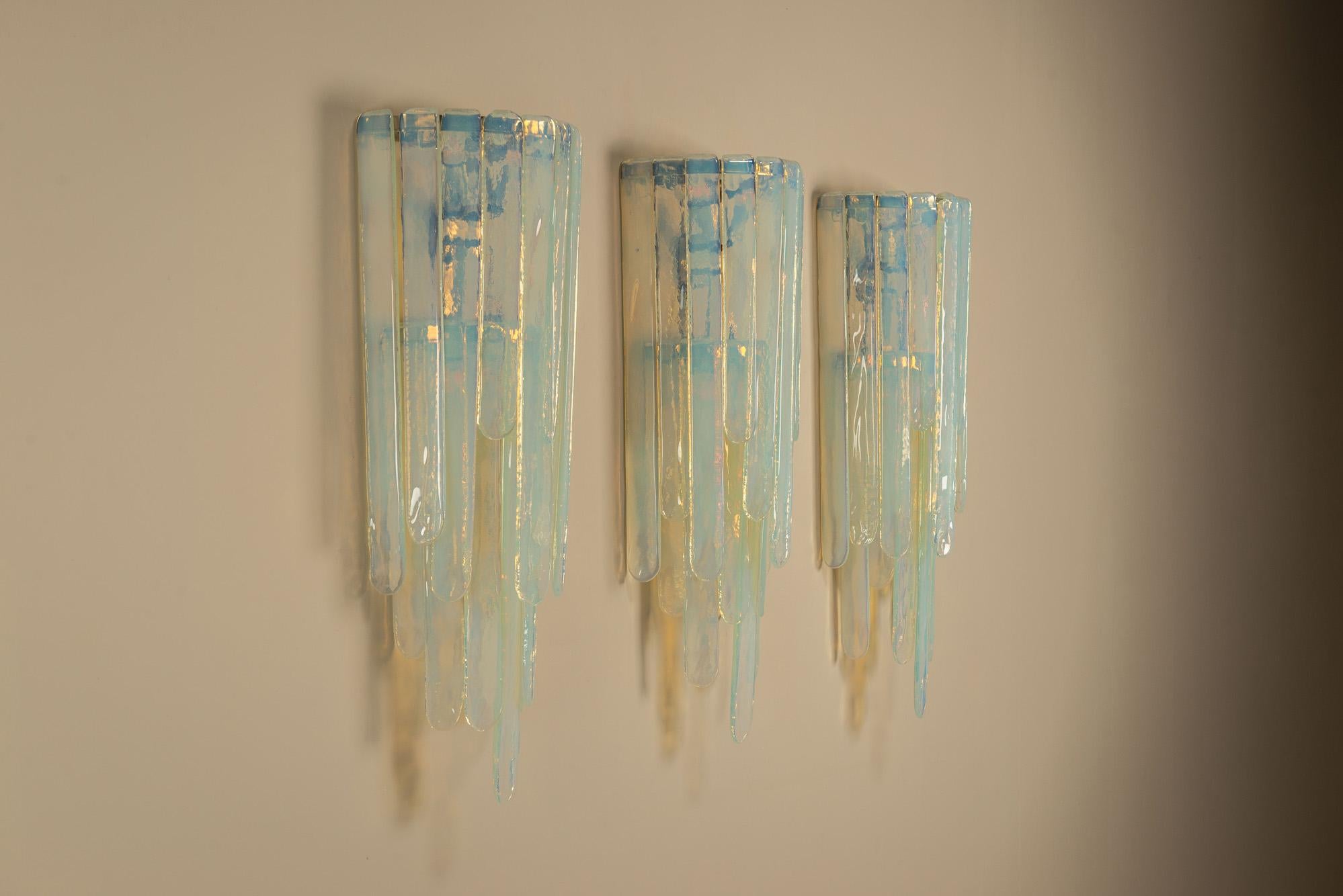 italien Carlo Nason Large LP 242 Wall Lights in Opaline (Set of 3) pour Mazzega, Italie en vente