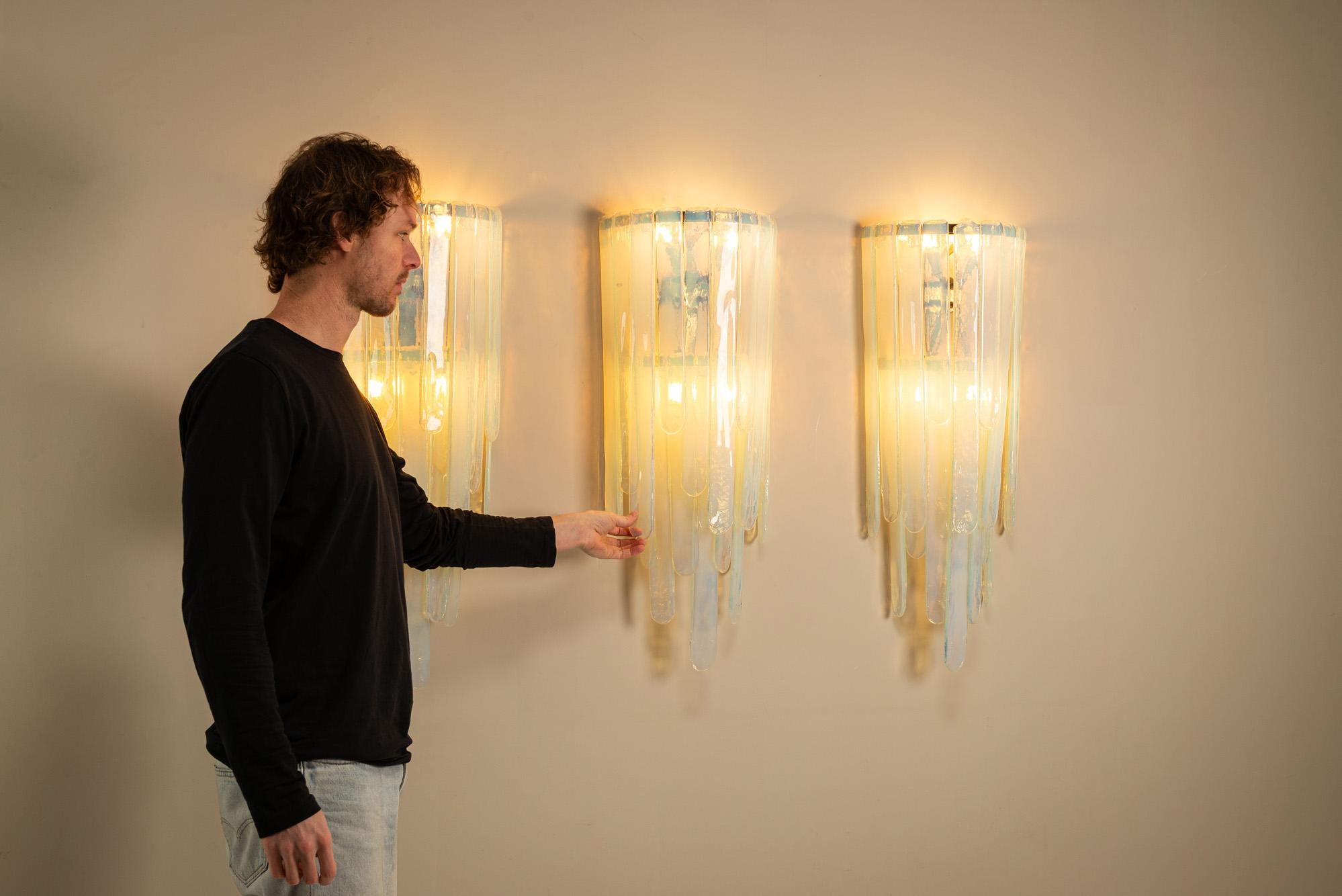 Carlo Nason Large LP 242 Wall Lights in Opaline (Set of 3) pour Mazzega, Italie en vente 1