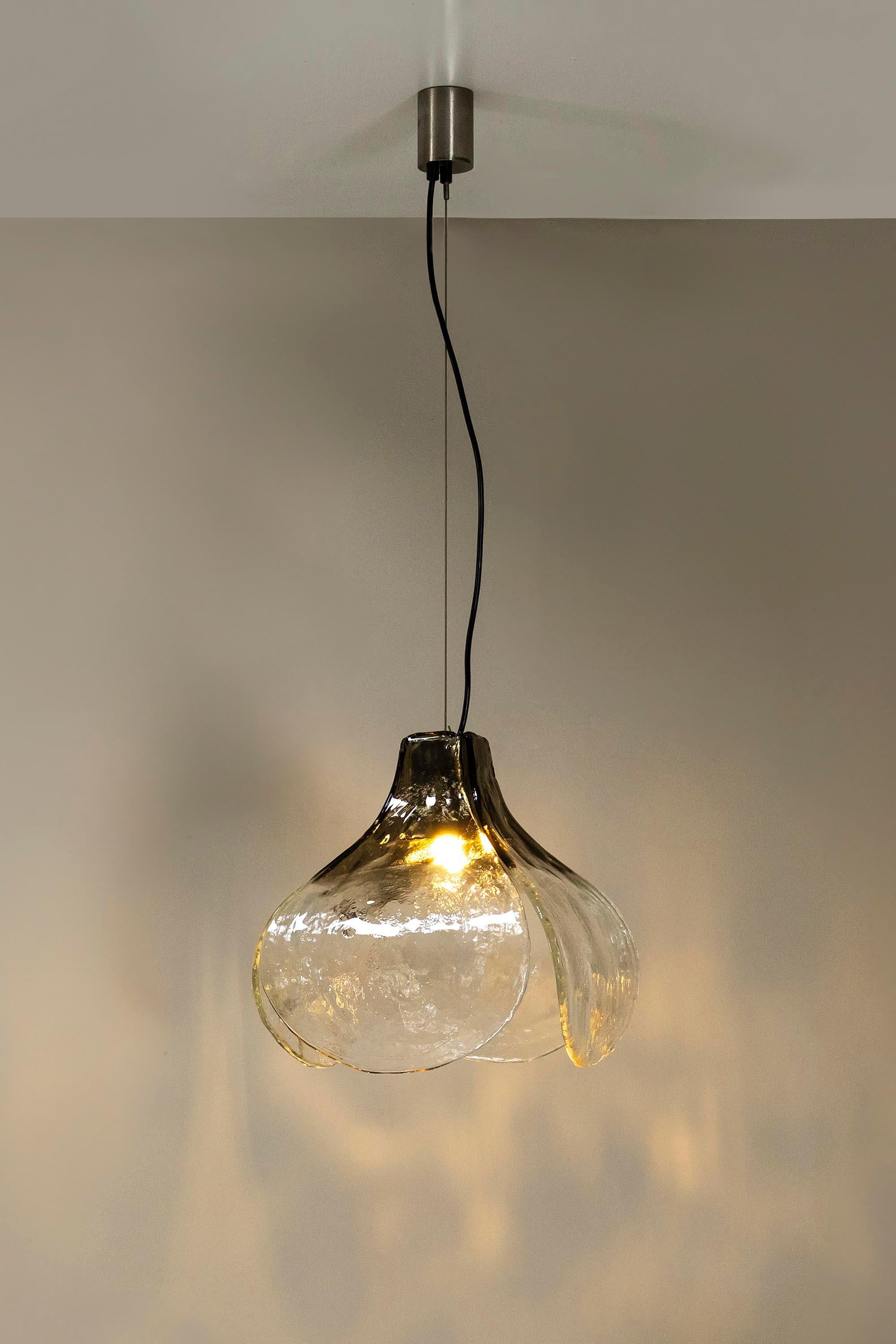 Mid-Century moderno Carlo Nason LS 184 Lampada a sospensione a forma di fiore, Italy 1970s in vendita
