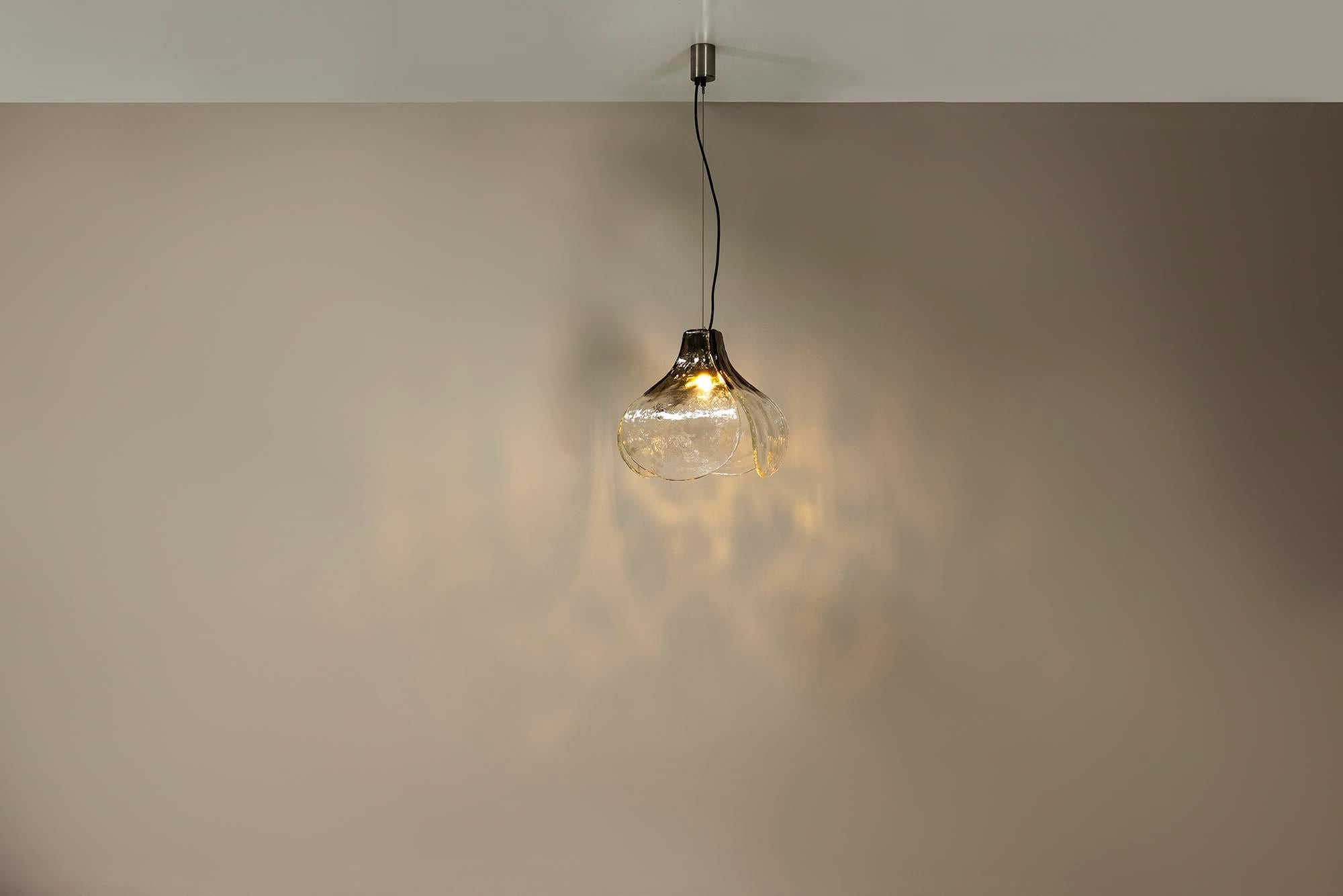 Italiano Carlo Nason LS 184 Lampada a sospensione a forma di fiore, Italy 1970s in vendita