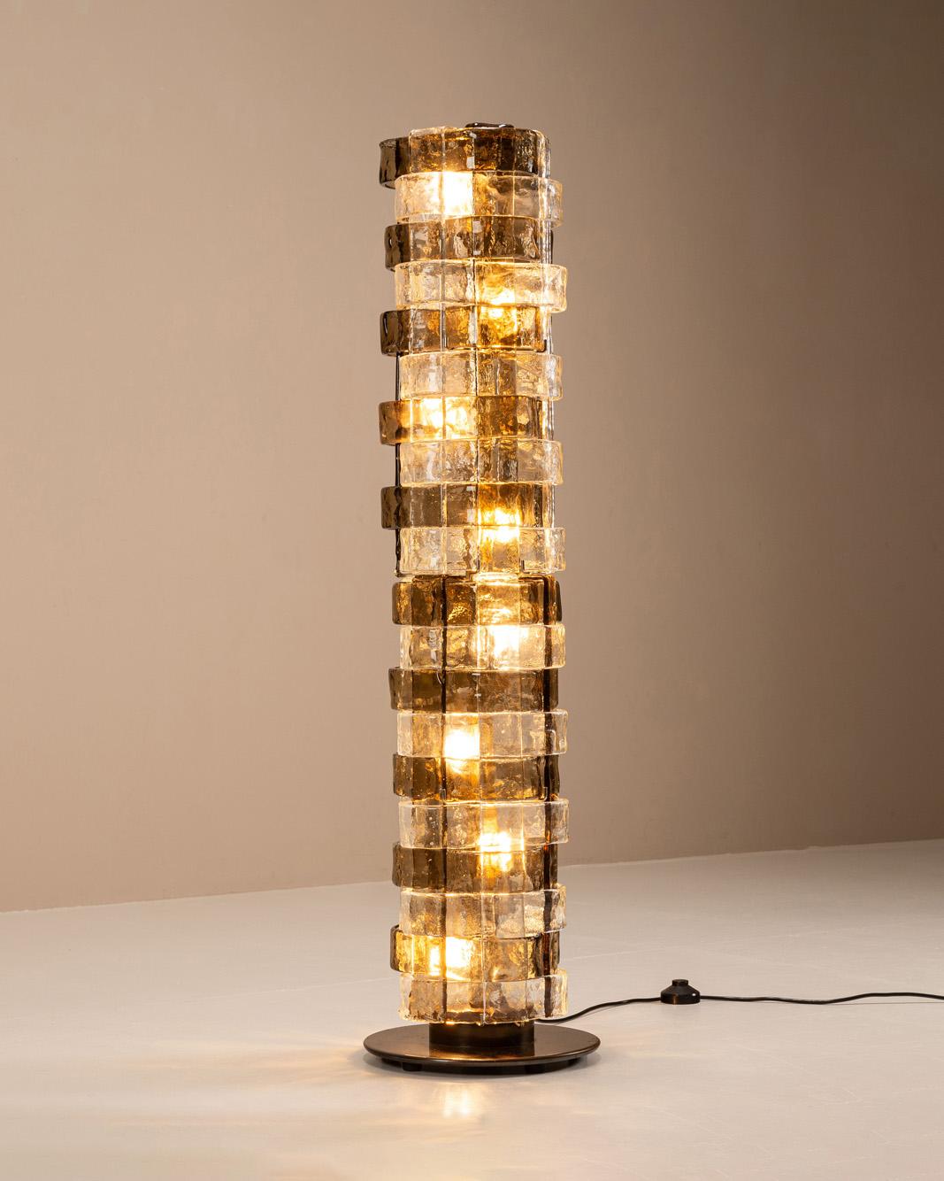 Mid-Century Modern Carlo Nason LT 378 Lampadaire Cristal et verre tabac pour Mazzega, Italie, années 1970 en vente