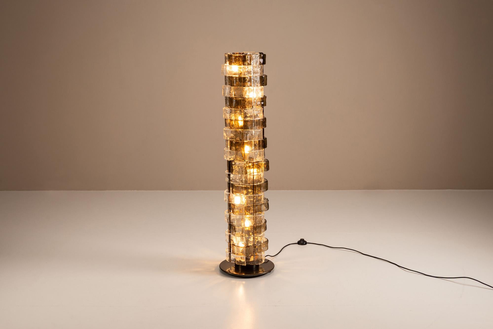 Fin du 20e siècle Carlo Nason LT 378 Lampadaire Cristal et verre tabac pour Mazzega, Italie, années 1970 en vente