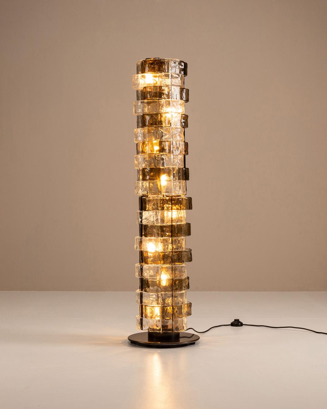 Verre de Murano Carlo Nason LT 378 Lampadaire Cristal et verre tabac pour Mazzega, Italie, années 1970 en vente