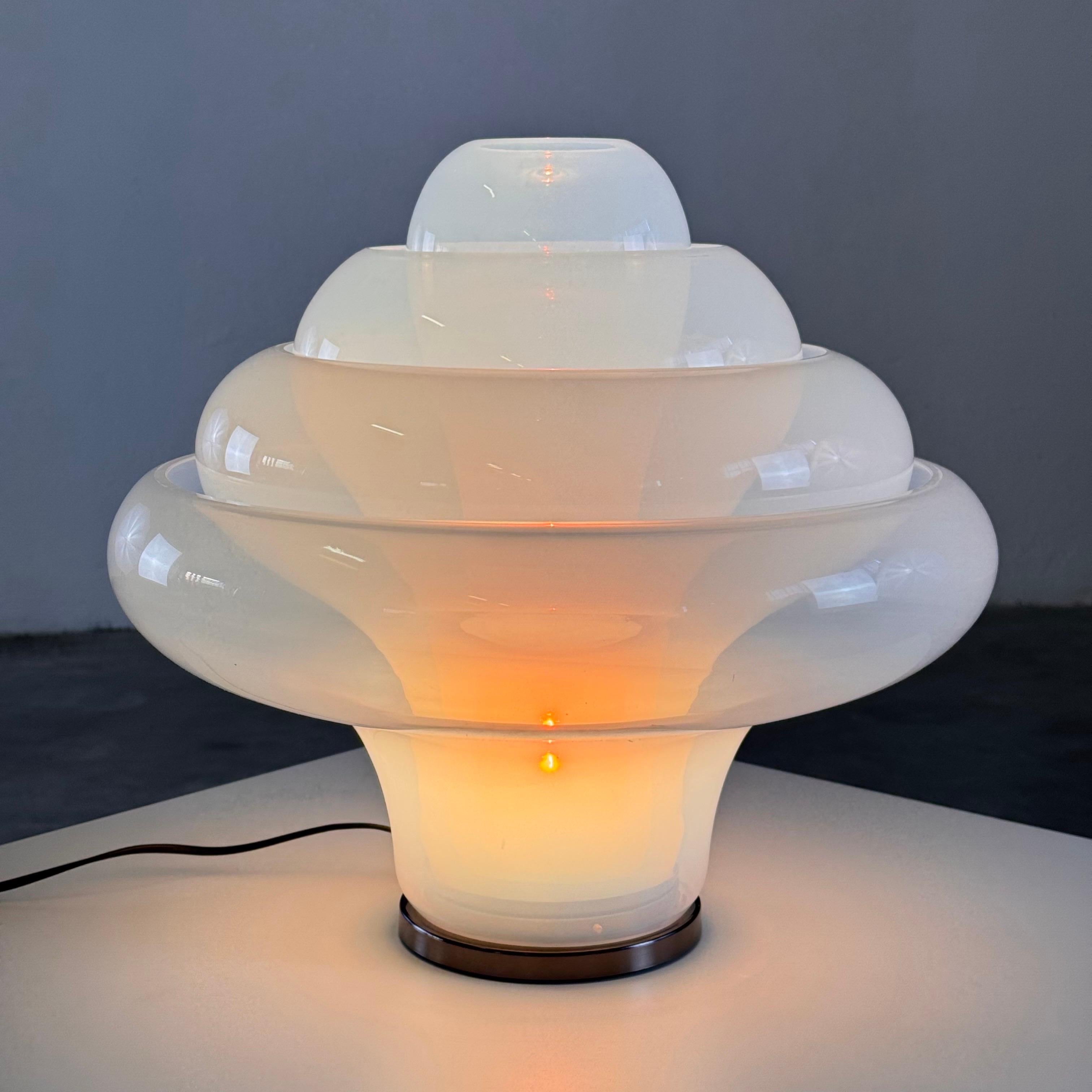 Carlo Nason LT305 „Lotus“ Tischlampe für Mazzega, Opalisierendes Glas, 1960er Jahre Design (Mitte des 20. Jahrhunderts) im Angebot