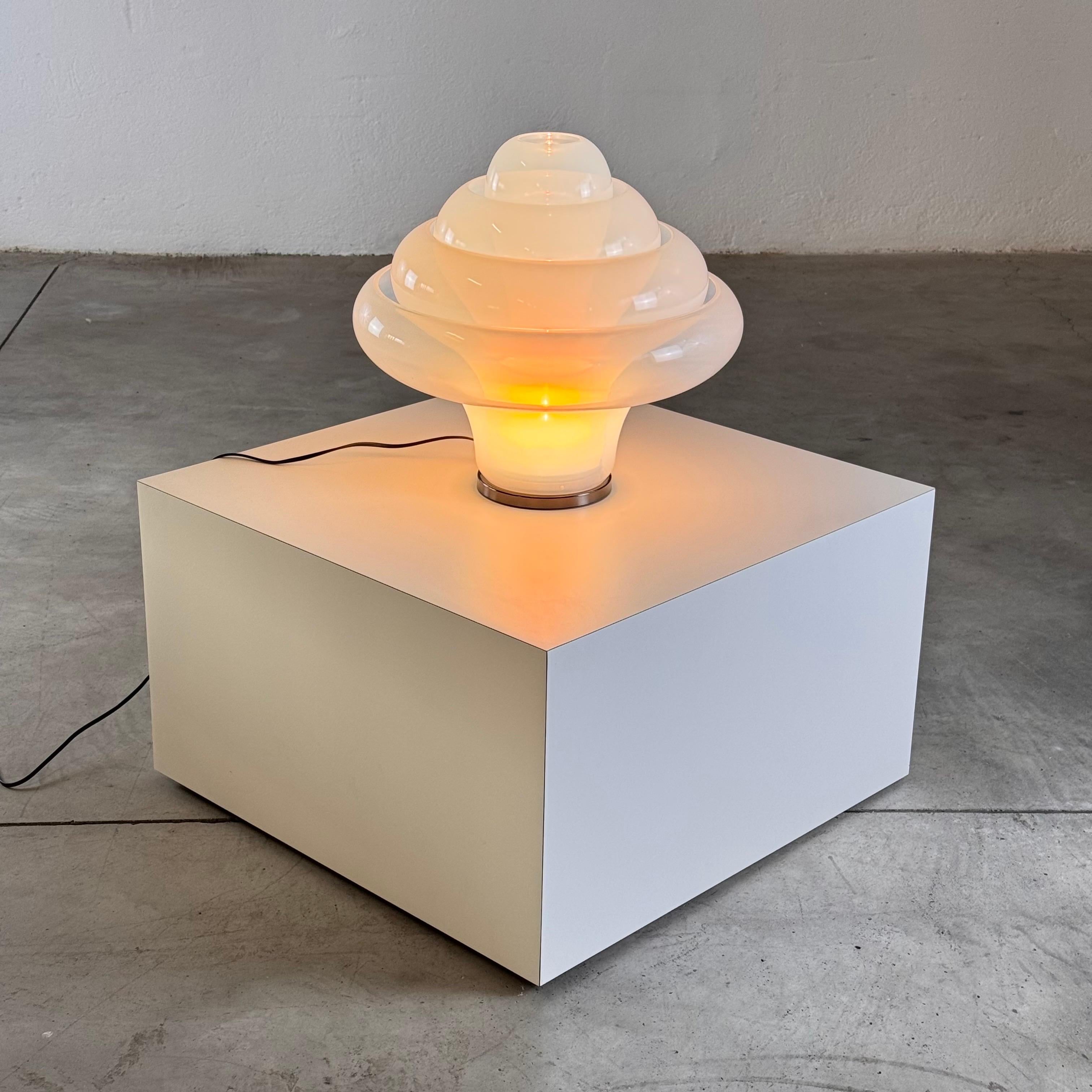 Carlo Nason LT305 'Lotus' Table Lamp for Mazzega, Opalescent Glass, 1960s Design 1