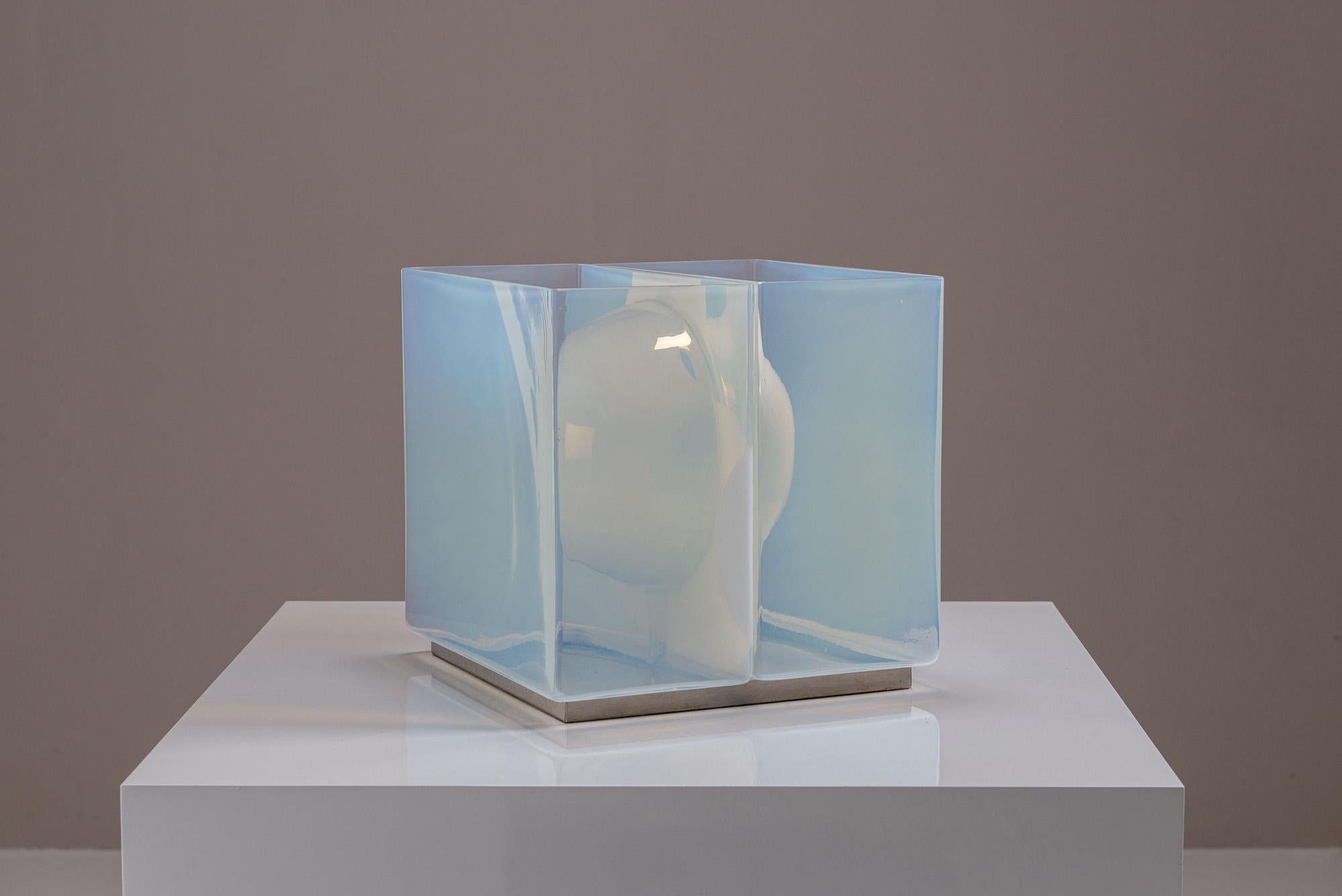 Carlo Nason LT323 Table Lamp and Vase in Opaline Glass for Mazzega, Italy 1975 For Sale 3