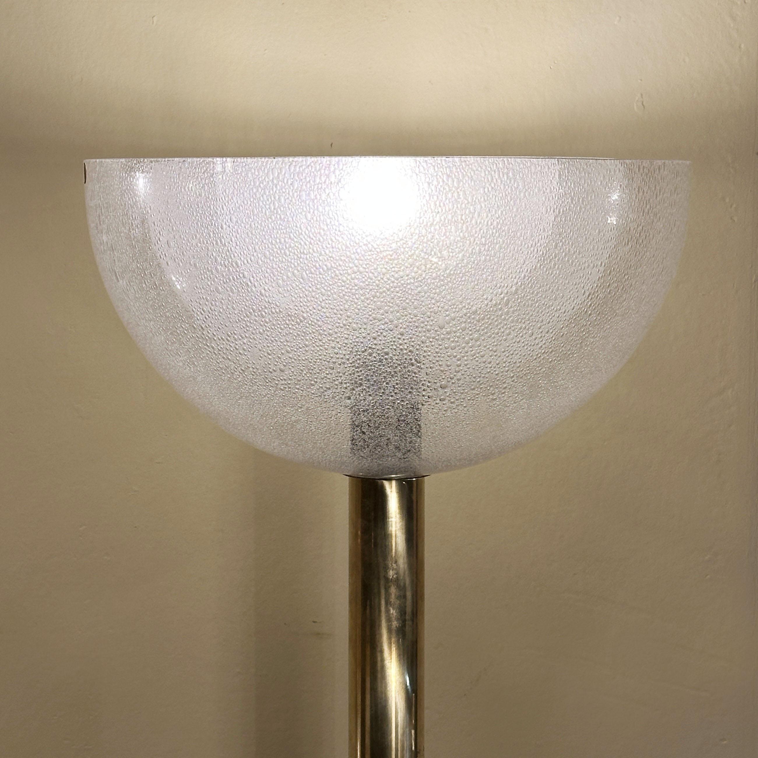 Mid-Century Modern Carlo Nason LT338 Lampadaire pour Mazzega en verre Pulegoso et laiton, Italie 1967 en vente