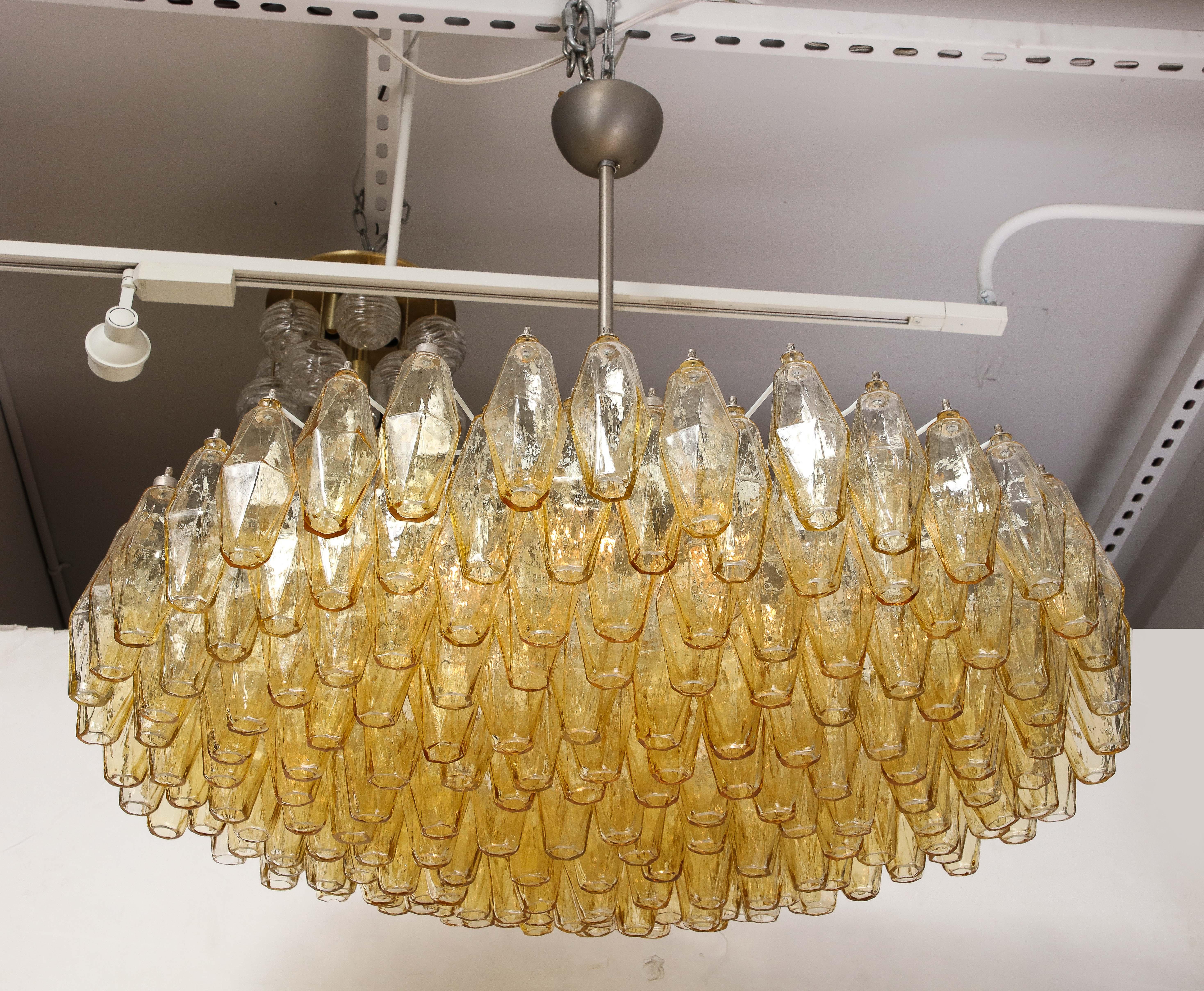 20ième siècle Carlo Scarpa, Venini, lustre polyèdre ambré en vente
