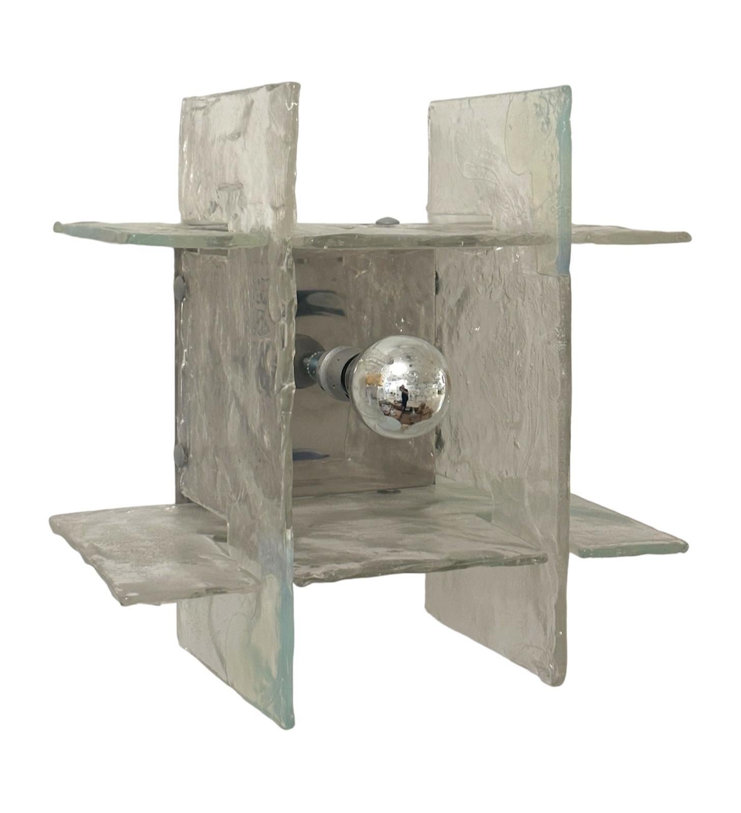 Carlo Nason Mazzega Wand- oder Deckenleuchte 1970er Jahre Design

Glasrahmen, Artikel in gutem Erhaltungszustand, keine strukturellen Mängel zu verzeichnen. (Siehe Foto)

Höhe 40 cm
Breite 40 cm
Tiefe 20 cm