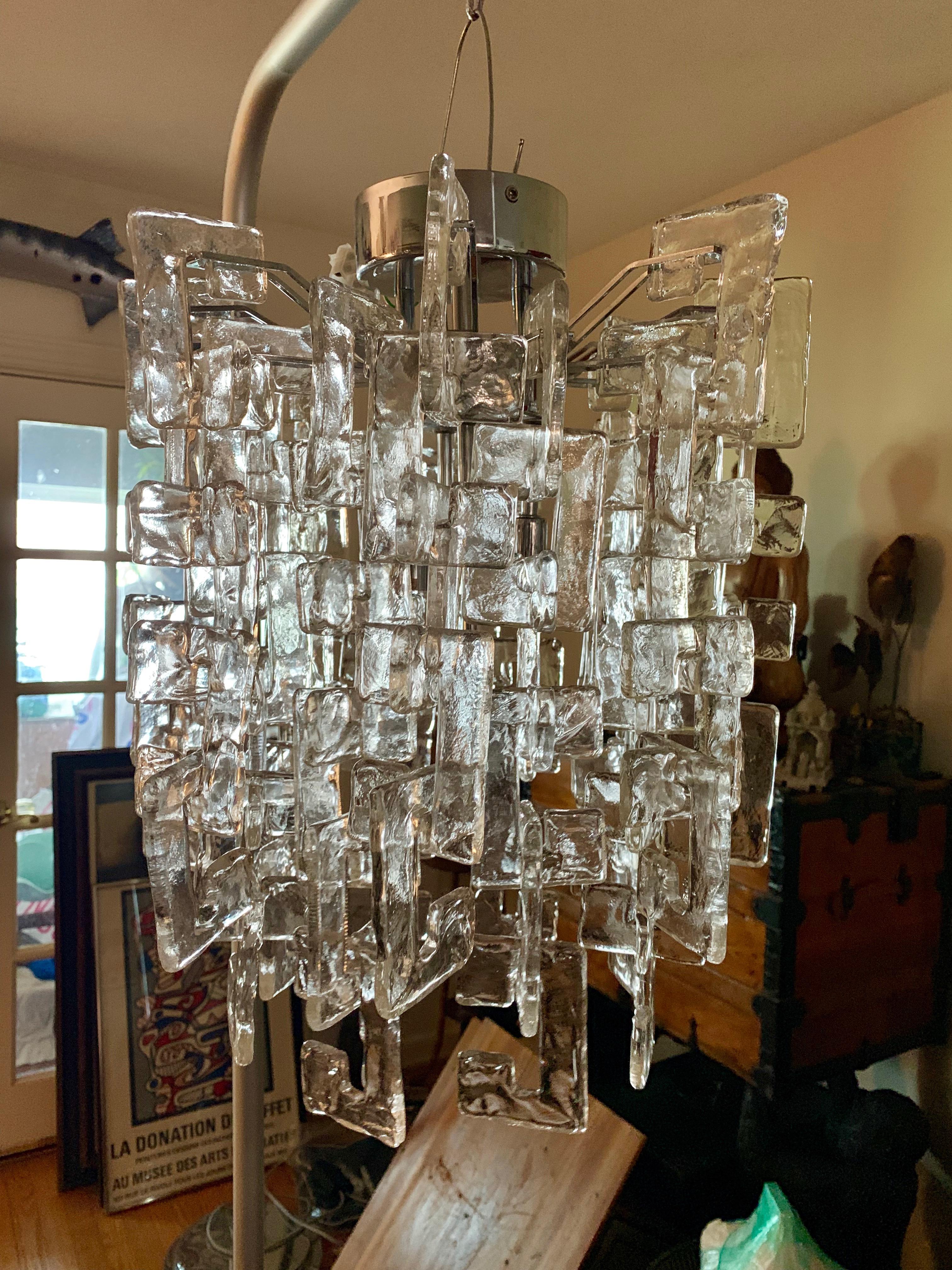 Carlo Nason Mazzega Murano glass chandelier
Murano interlocking glass chandelier, with large clear squared 