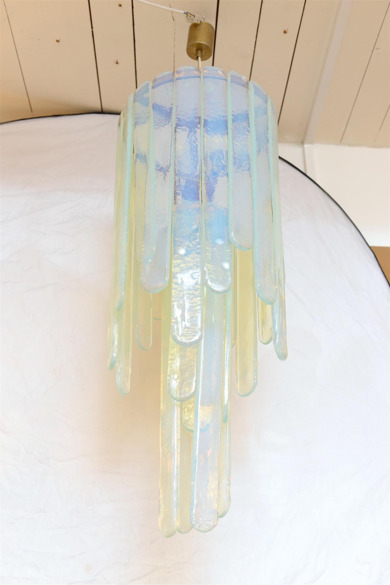 Lovely quality glass original Carlo Nason waterfall chandelier for Mazzega. Made in 1960s Italy. 

Drop can be altered to suit. Glass and ceiling rose 96 cm.

 