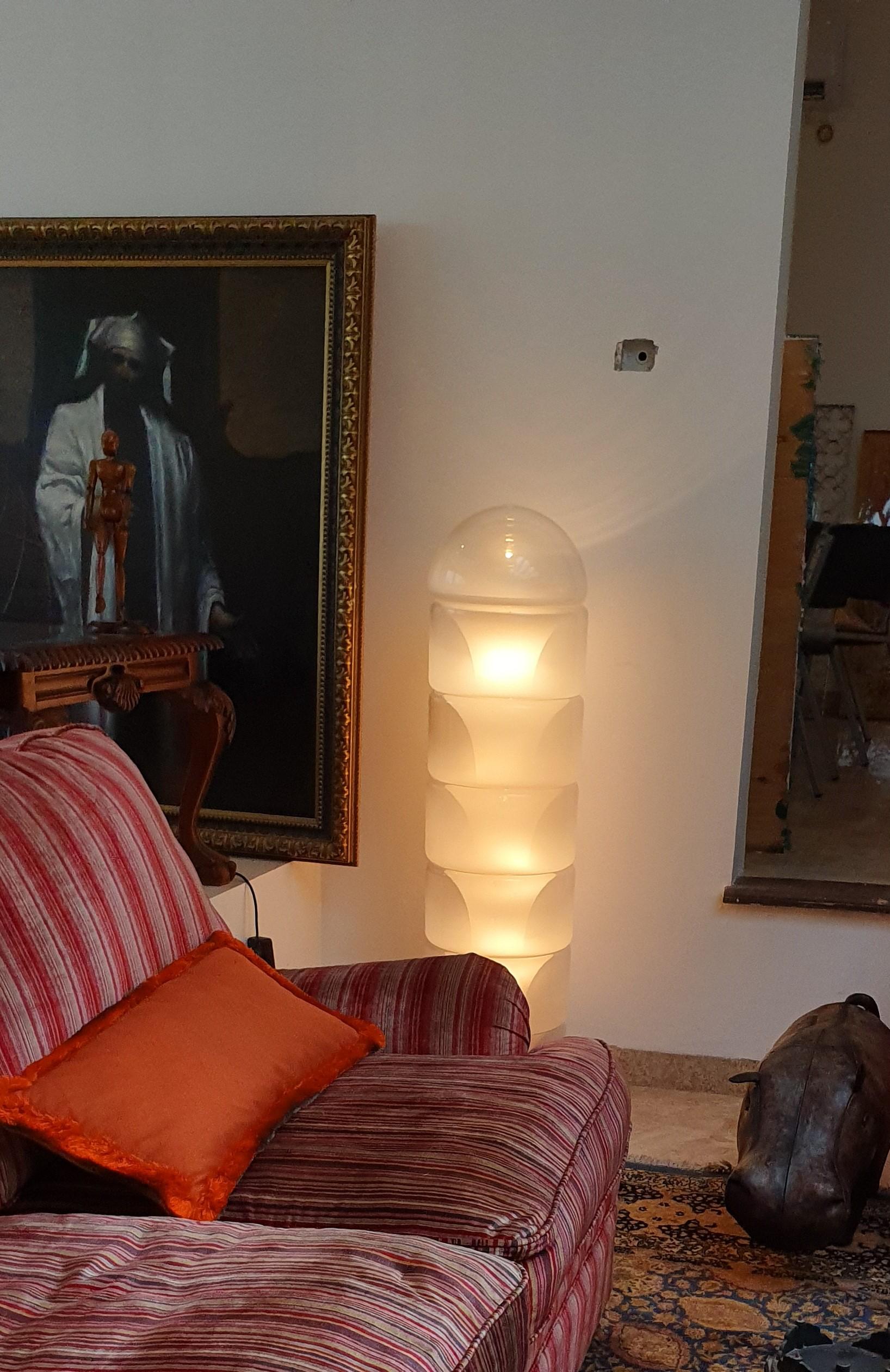 Hand-Crafted Carlo Nason Sfumato Floor Lamp for Mazzega in Murano Opalescent Glass circa 1960