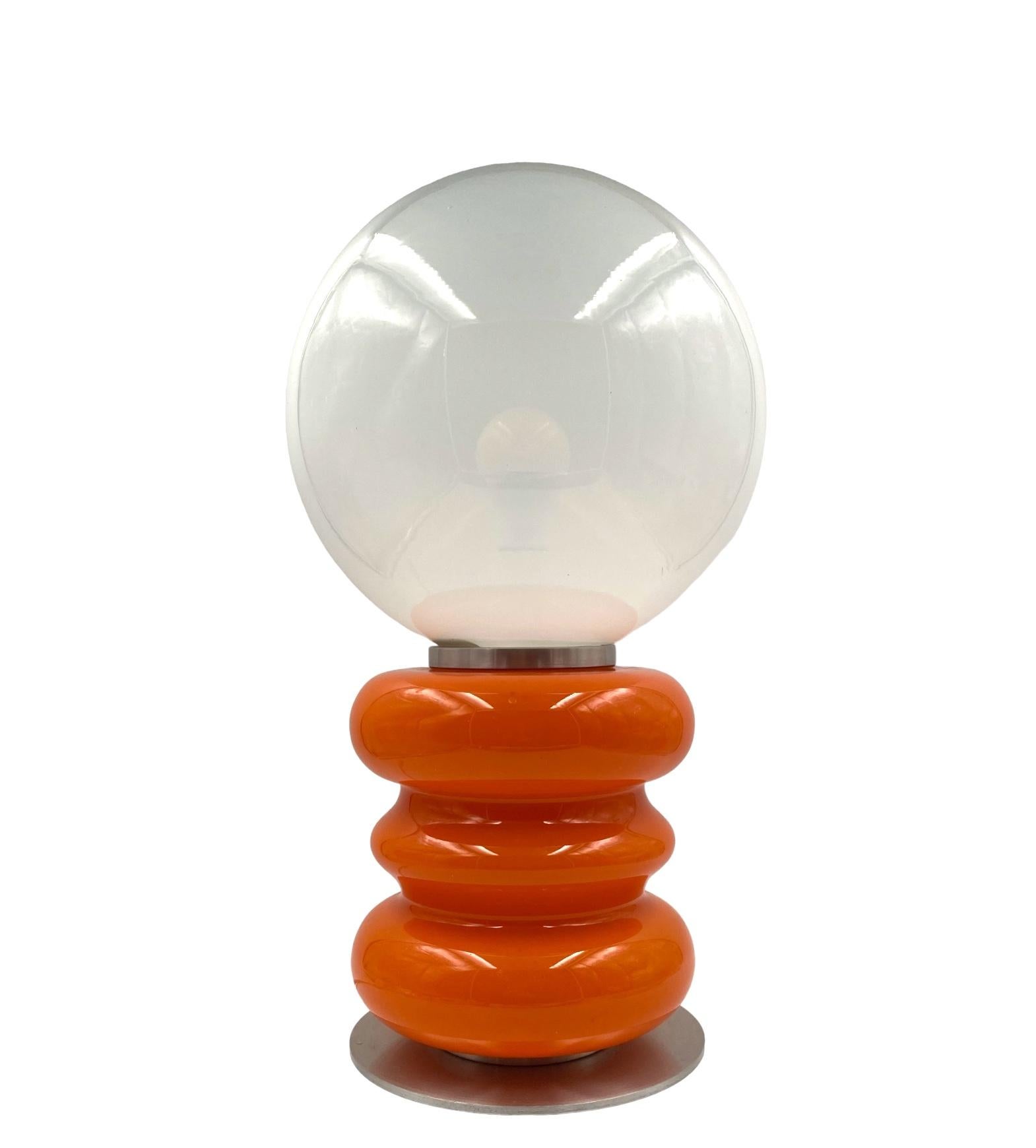 Carlo Nason, lampe de table en verre de Murano orange de l'ère spatiale, AV Mazzega, 1970 Excellent état - En vente à Firenze, IT