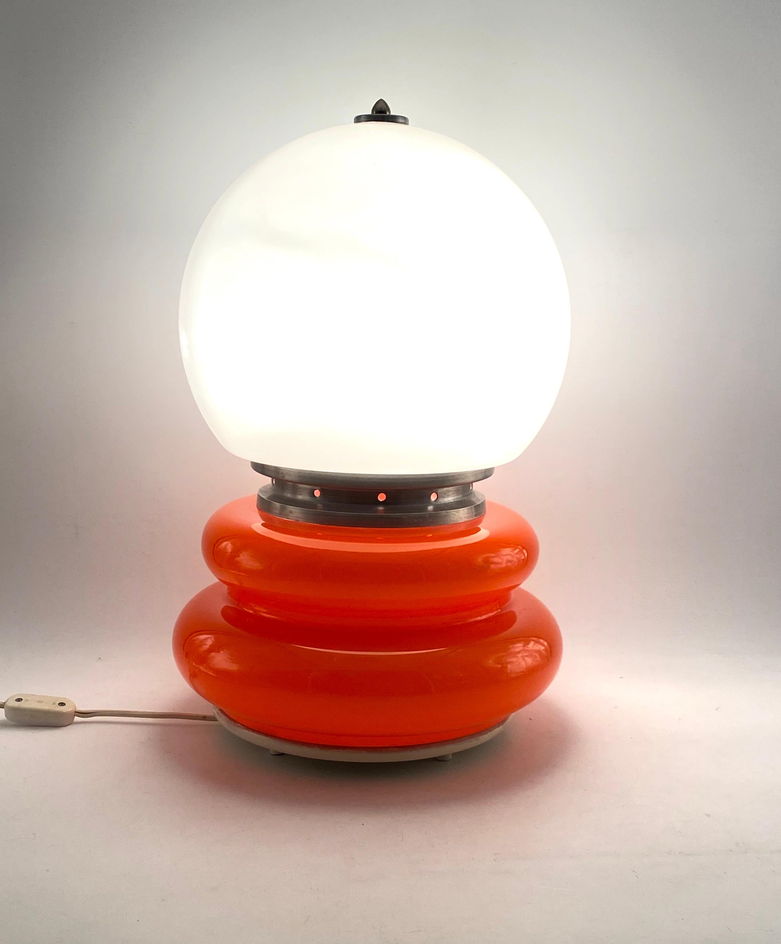 Carlo Nason, lampe de bureau en verre de Murano orange de l'ère spatiale, Av Mazzega, 1970 Excellent état - En vente à Firenze, IT