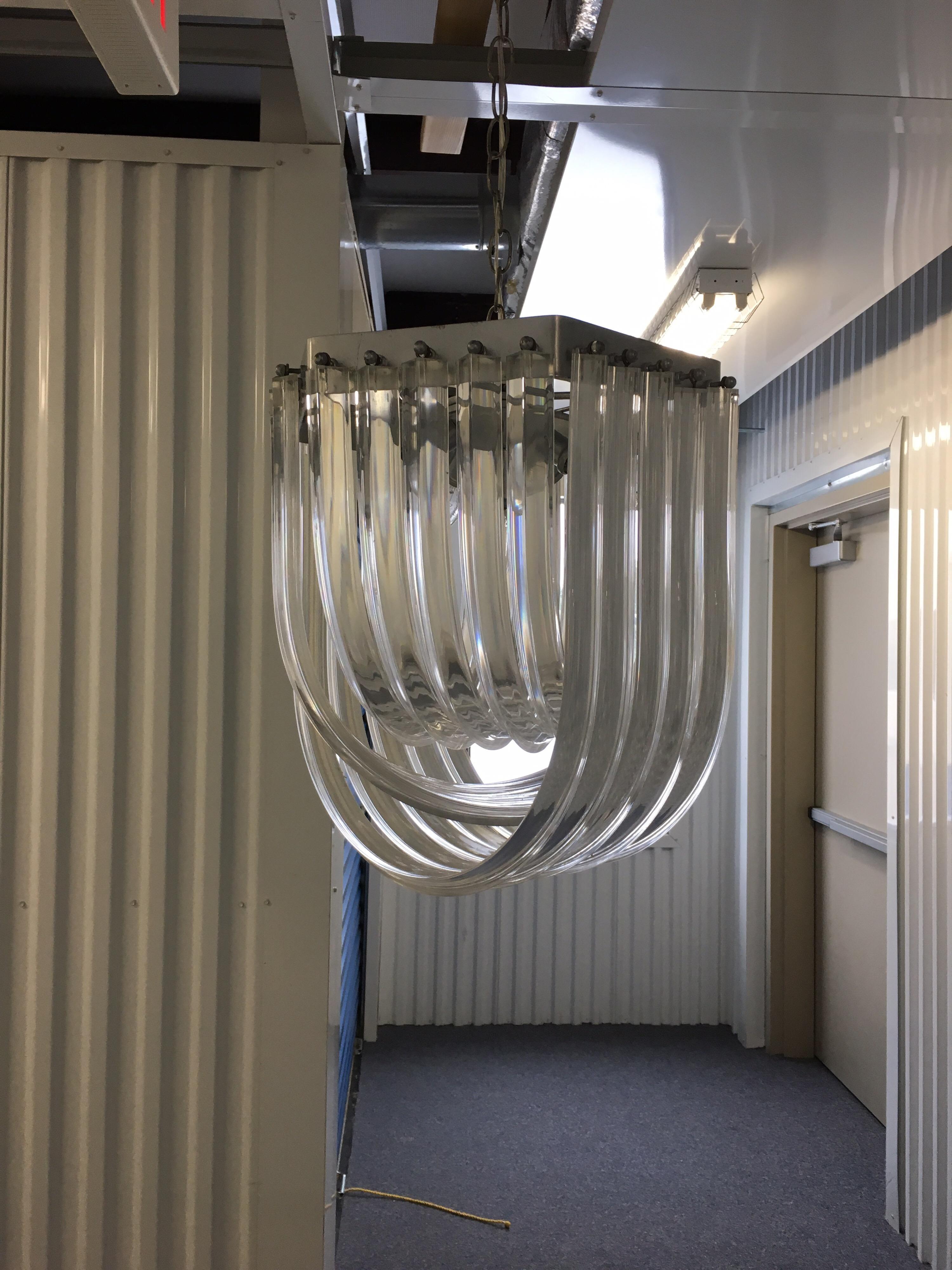 Italian Carlo Nason Style Curved Clear Lucite Triedri Prism Chandelier, 1980