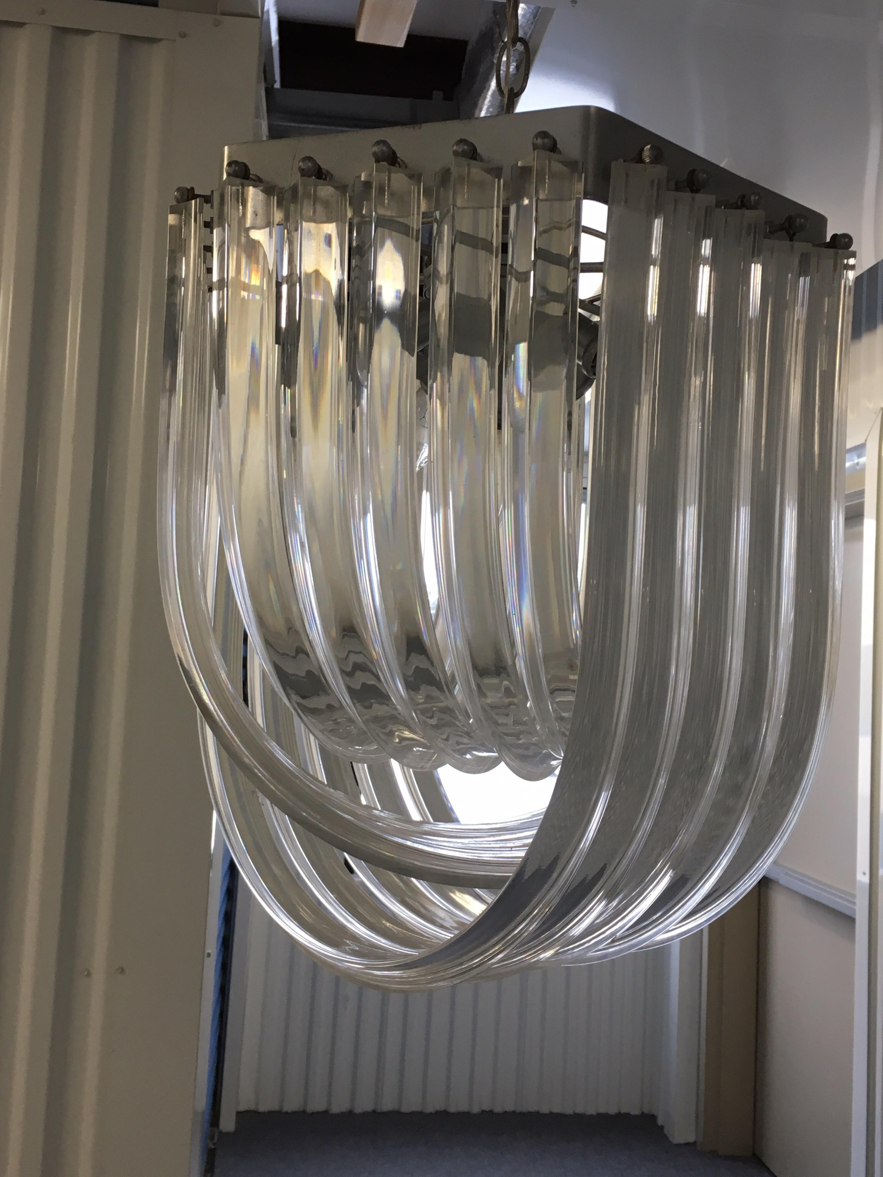 Carlo Nason Style Curved Clear Lucite Triedri Prism Chandelier, 1980 1