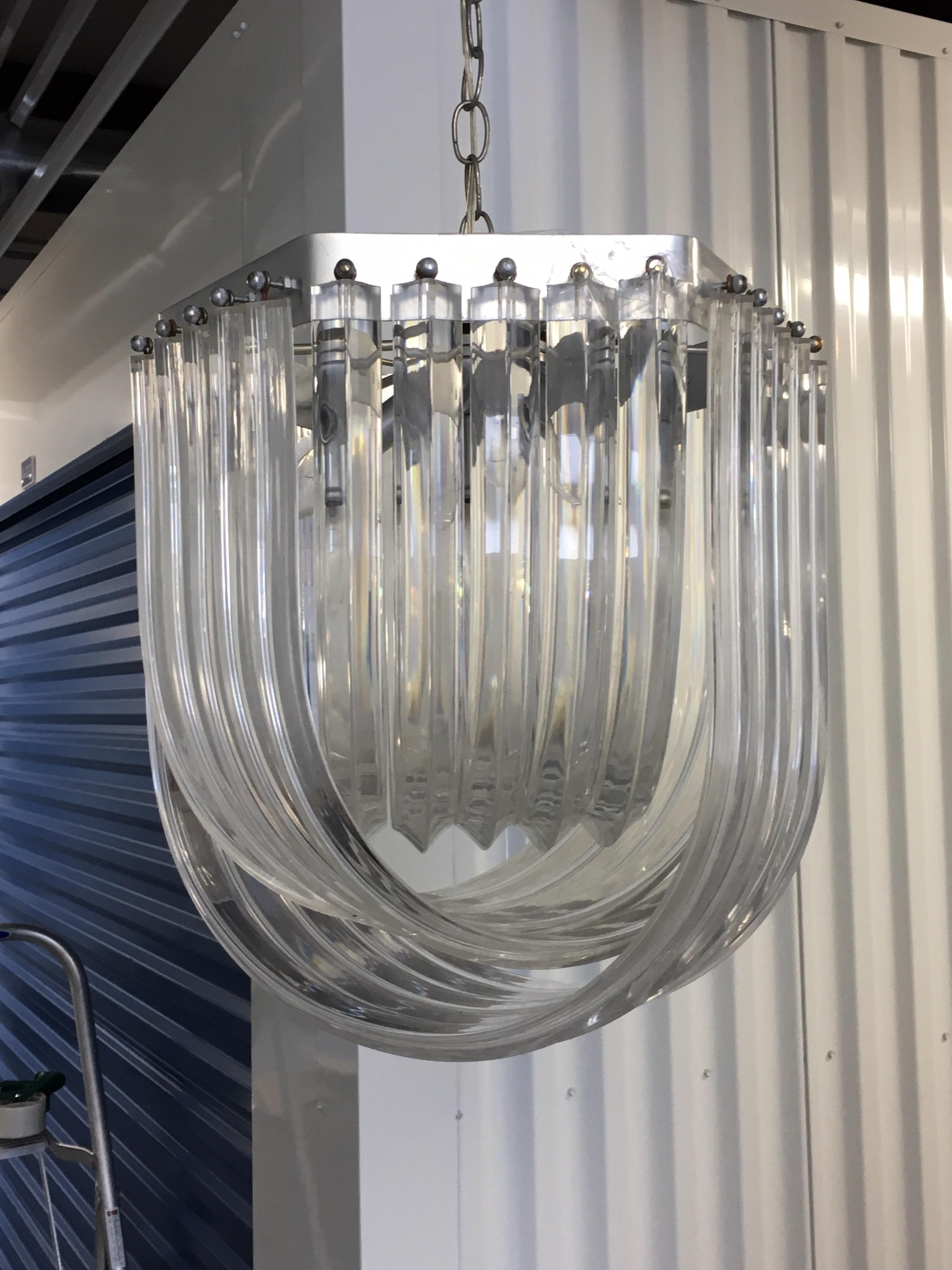 Carlo Nason Style Curved Clear Lucite Triedri Prism Chandelier, 1980 3