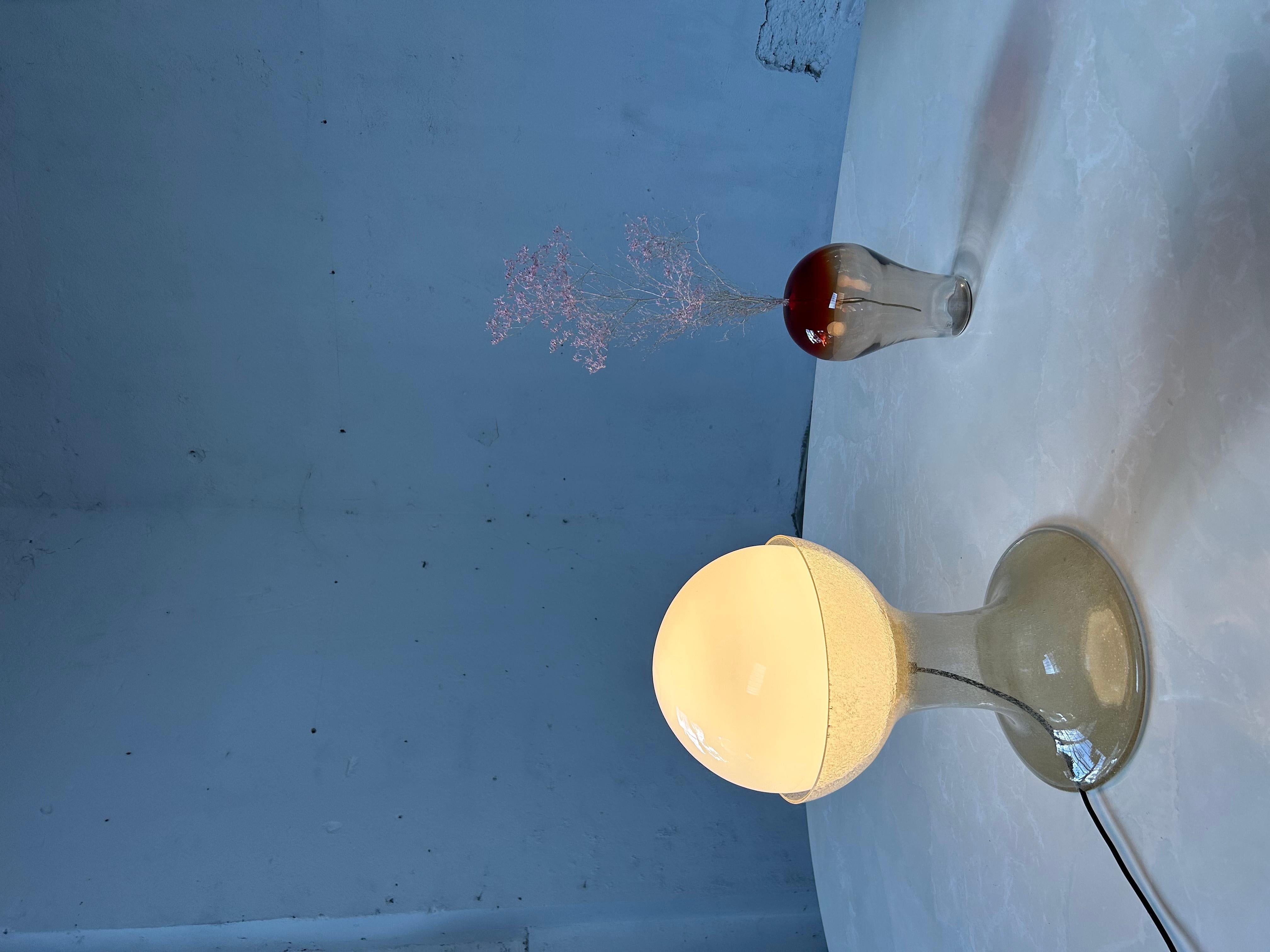 Carlo Nason
Large model table lamp LT 216
circa 1970
Edition Mazzega
Murano glass
Rare light green color with bubbles in the glass