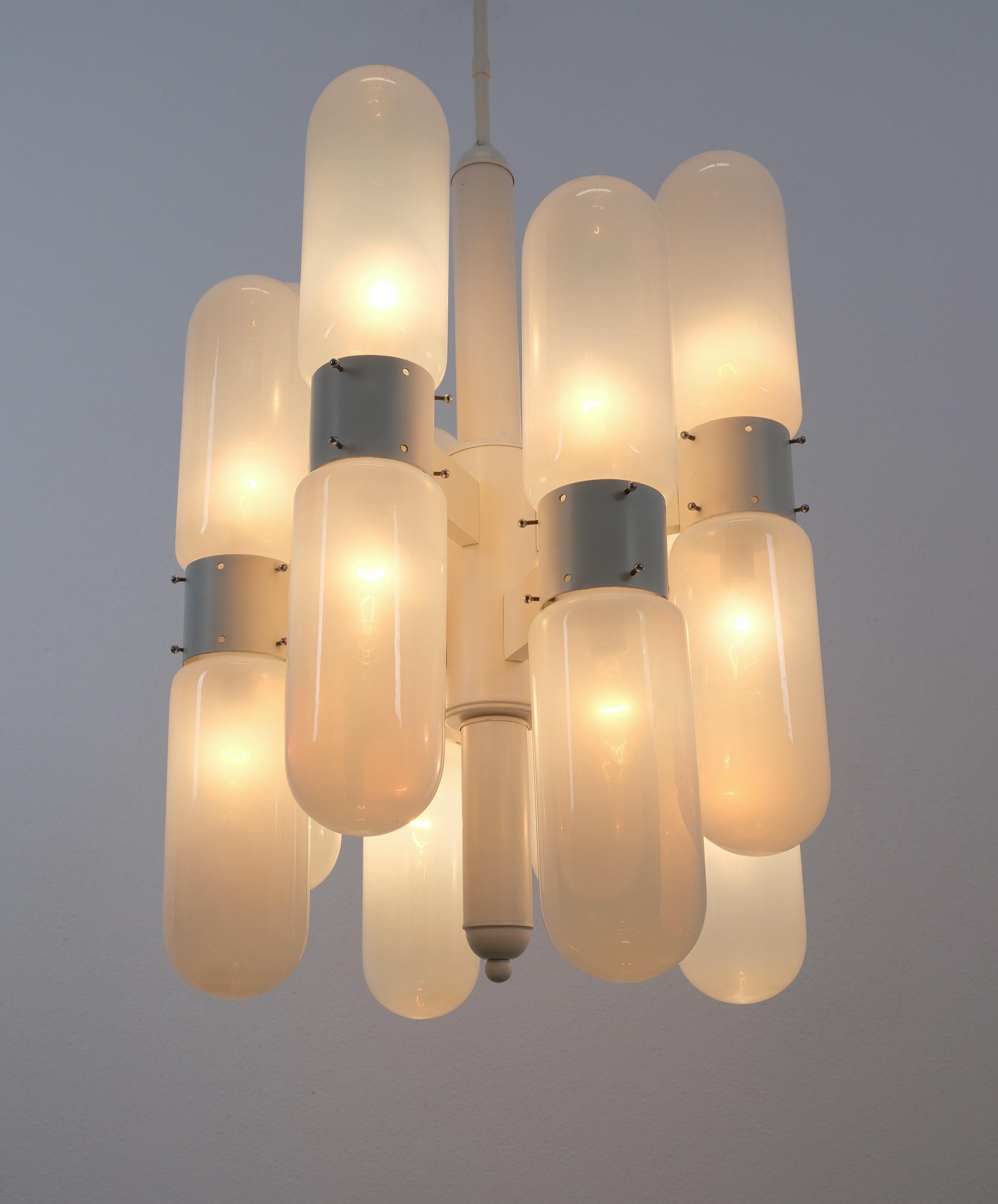 Metà XX secolo Carlo Nason Lampadario in vetro a siluro Mazzega, Italia, 1960 in vendita