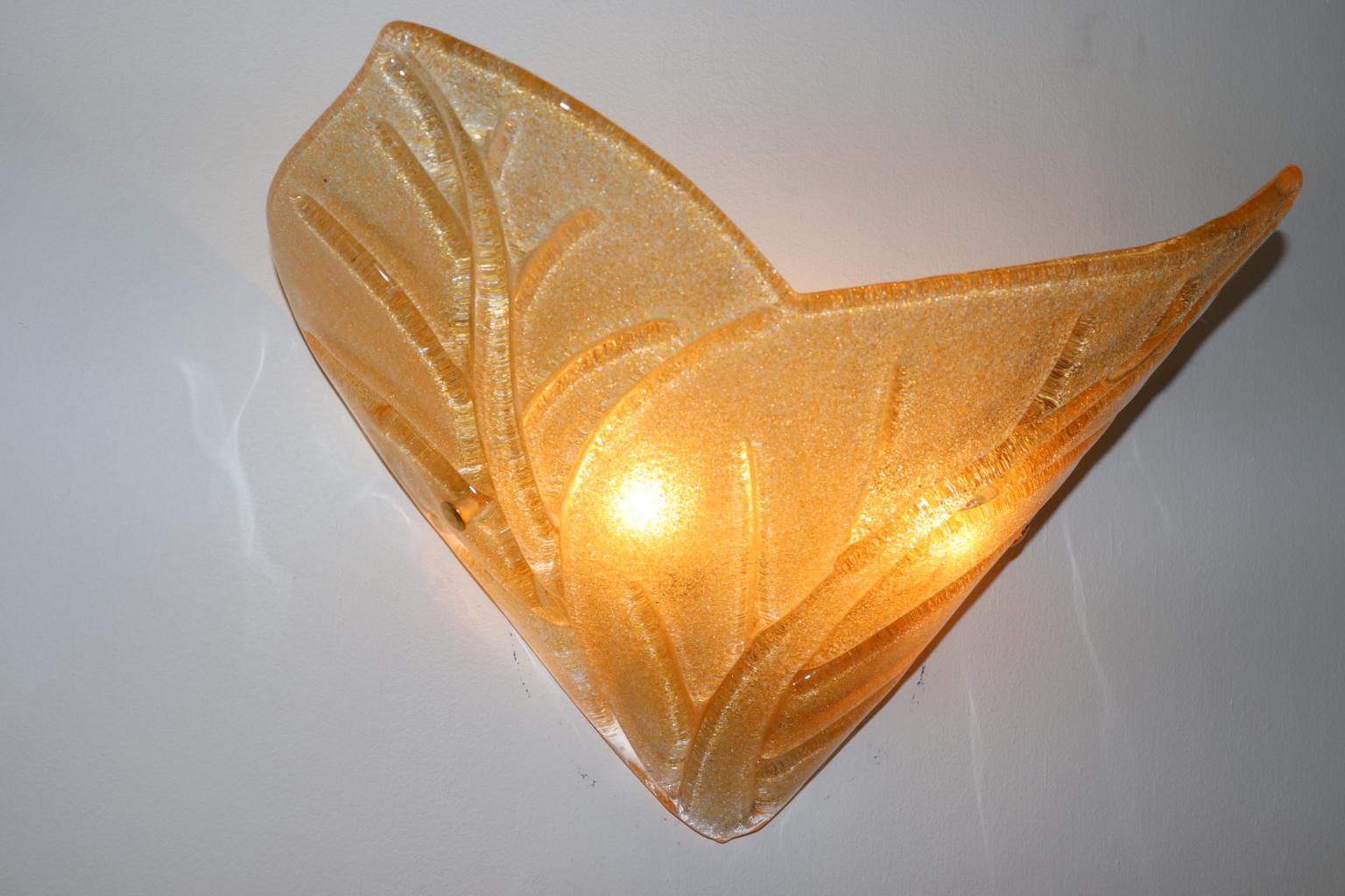 Carlo Nason Wall Lamp Murano Hand Cast Glass Amber Rugiada In Excellent Condition For Sale In Saddle Brook , NJ