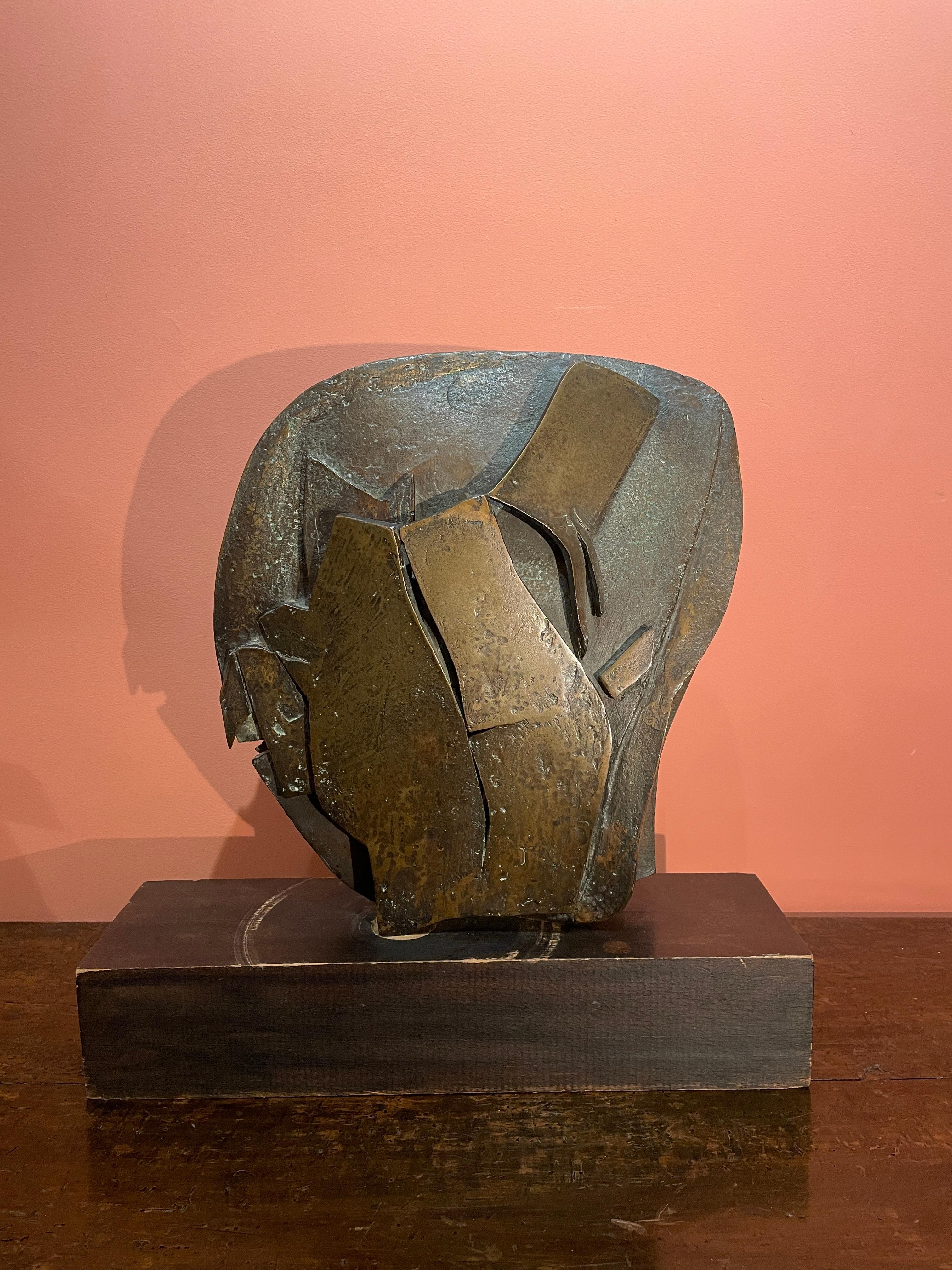 Carlo Ramous
(1926-2003)

Composition abstraite

Sculpture en bronze, avec une patine brune.
Signé 'C Ramous' et numéroté 1/4.

Hauteur : 42 cm
Largeur : 42 cm
Profondeur : 12 cm

Période : De 1958 à 1965


Carlo Ramous est un