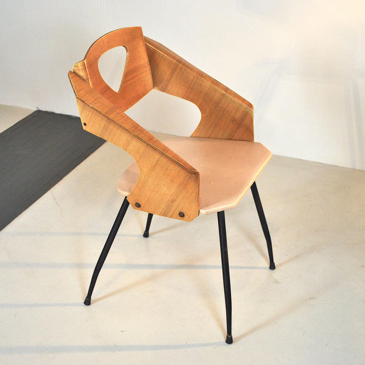 Carlo Ratti Italian Midcentury Chair in Curved Wood For Sale 1