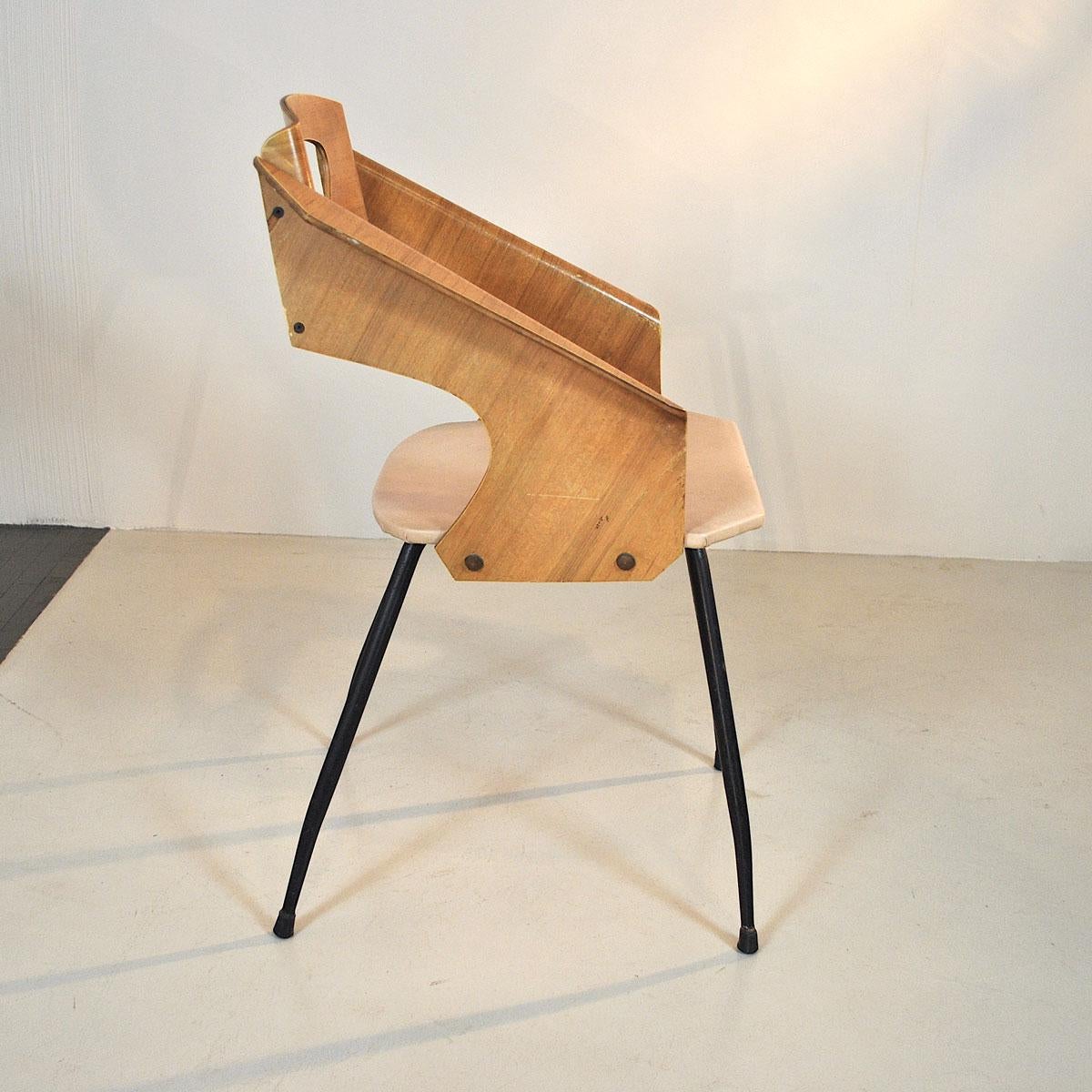 Carlo Ratti Italienischer Mid-Century-Stuhl aus geschwungenem Holz im Angebot 2