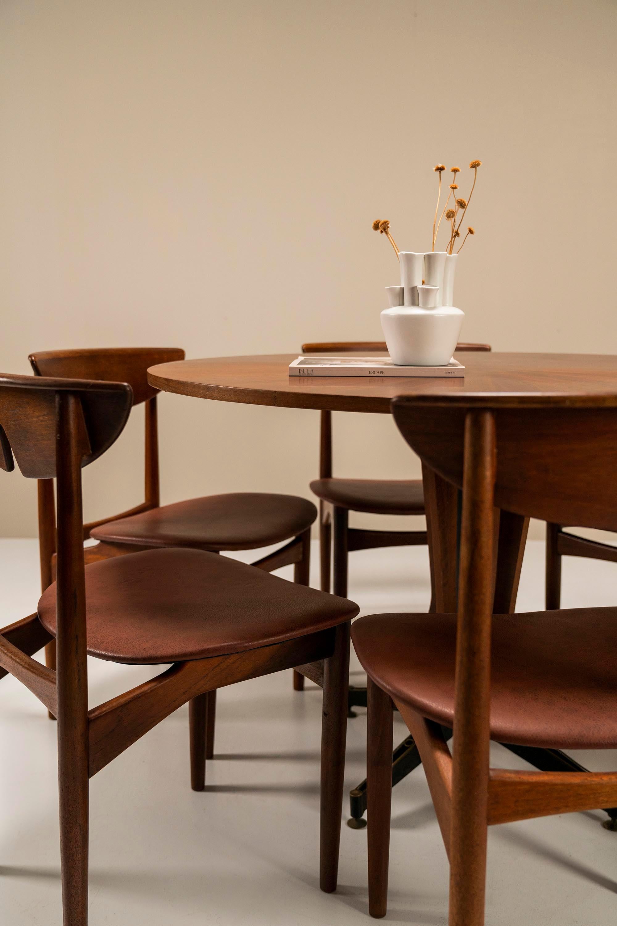 Carlo Ratti Round Dining Table Made by Lissoni, Italy, 1950s 5