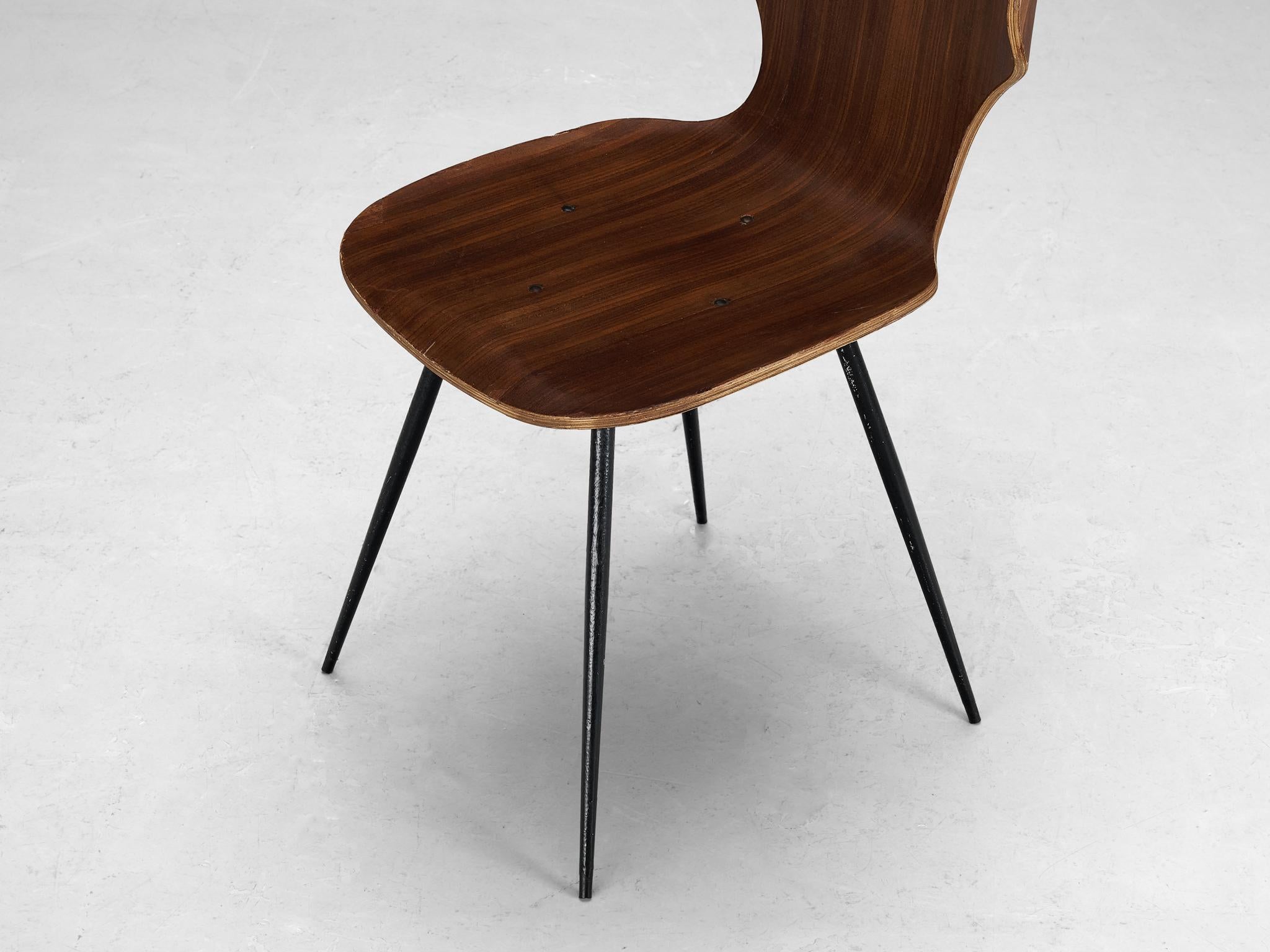 Carlo Ratti-Set aus vier Esszimmerstühlen aus Sperrholz und Metall  (Moderne der Mitte des Jahrhunderts) im Angebot
