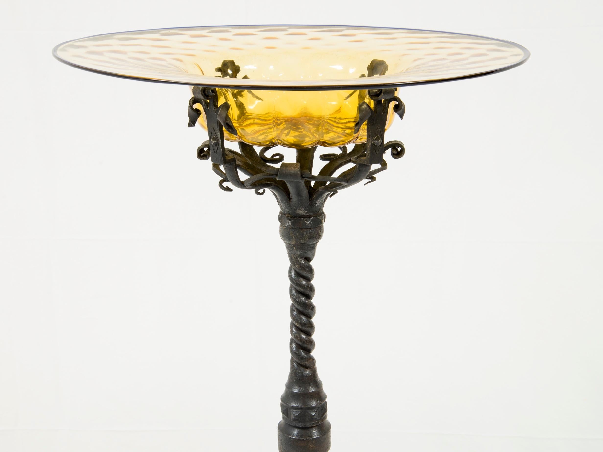 Carlo Rizzarda
Cup
Glass and wrought iron
Italy, circa 1915
Measures: H 74 x L 47 cm

This work is typical of Italian production from the Liberty period.