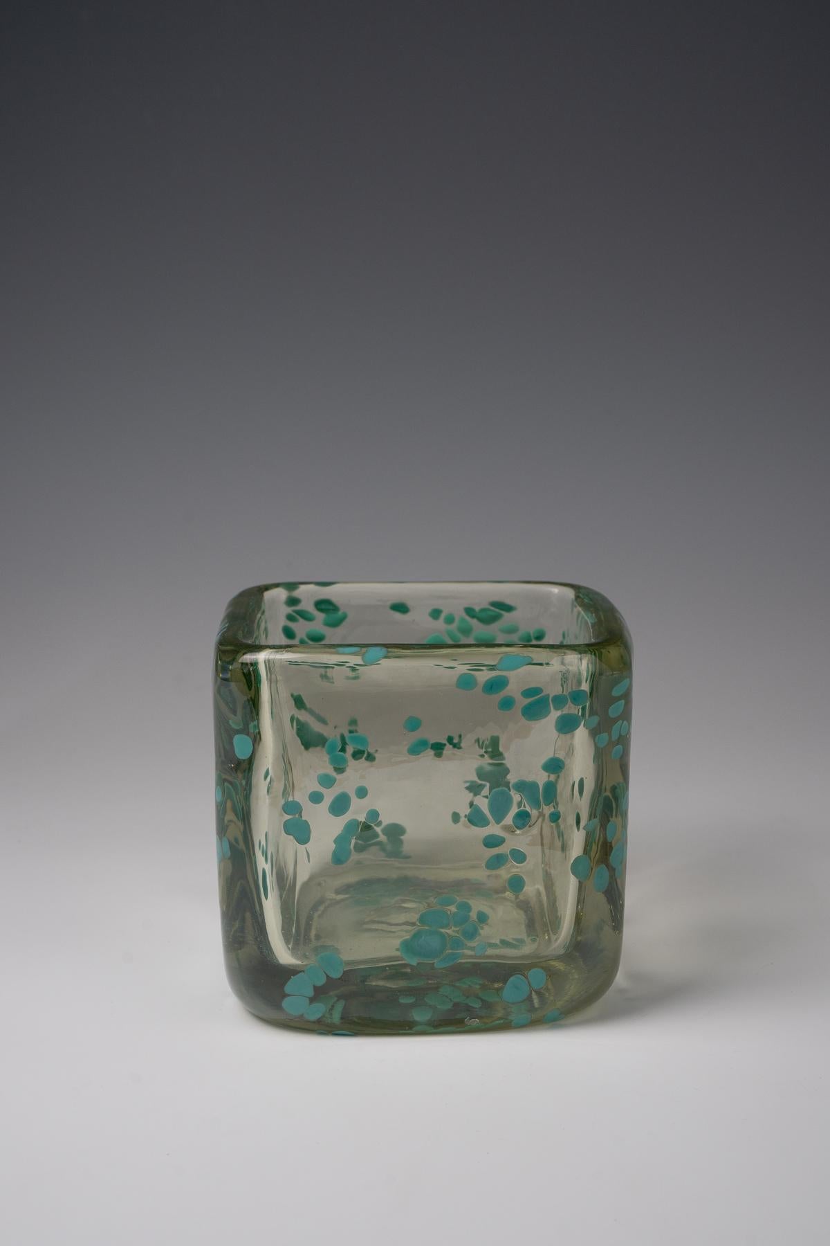 Carlo Scarpa (1906-1978), vaso 'A Puntini', 1942
15 x 15 cm
firmato con timbro ad acido su due righe 