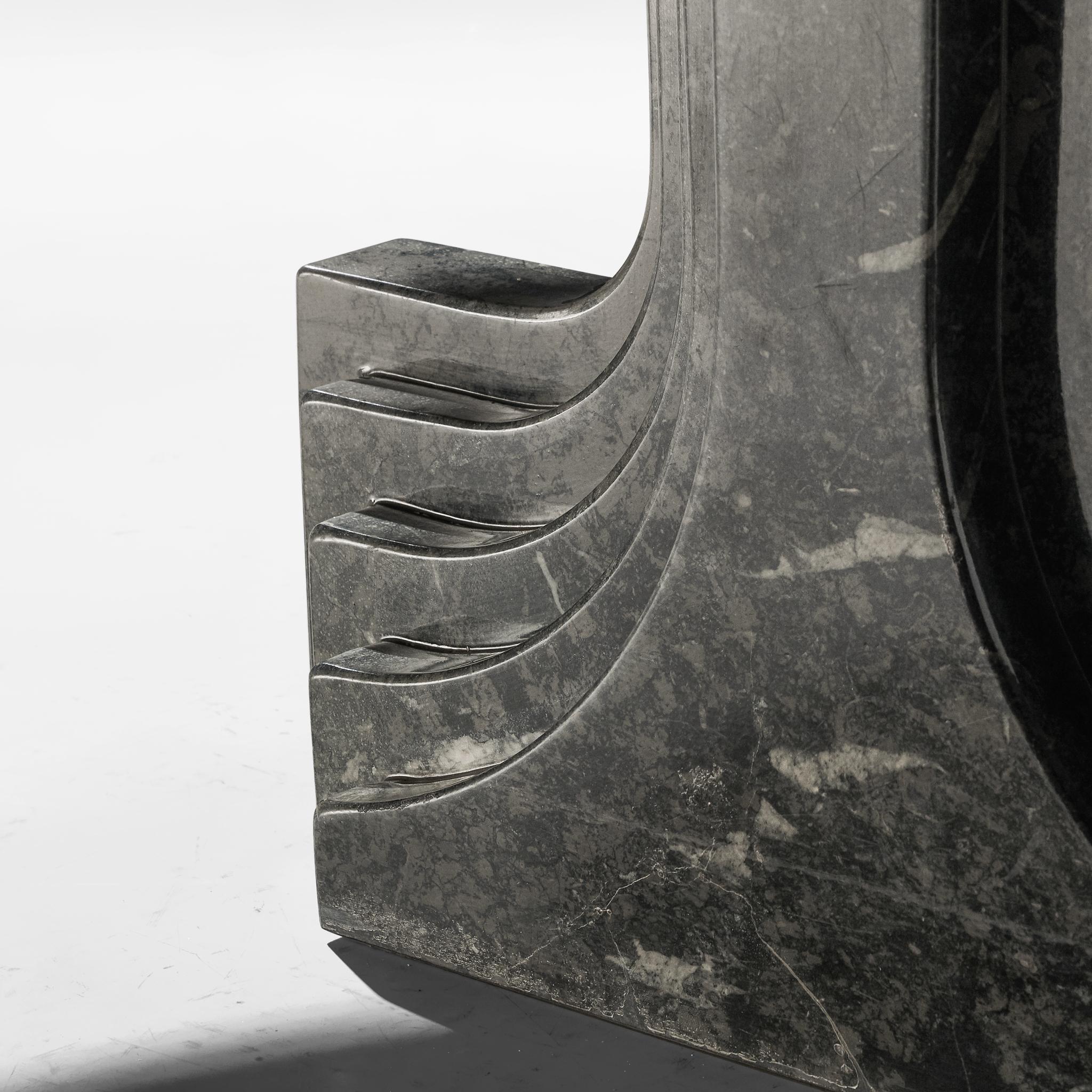 Carlo Scarpa 'Argo' Oval Dining Table in Grey Marble In Good Condition In Waalwijk, NL