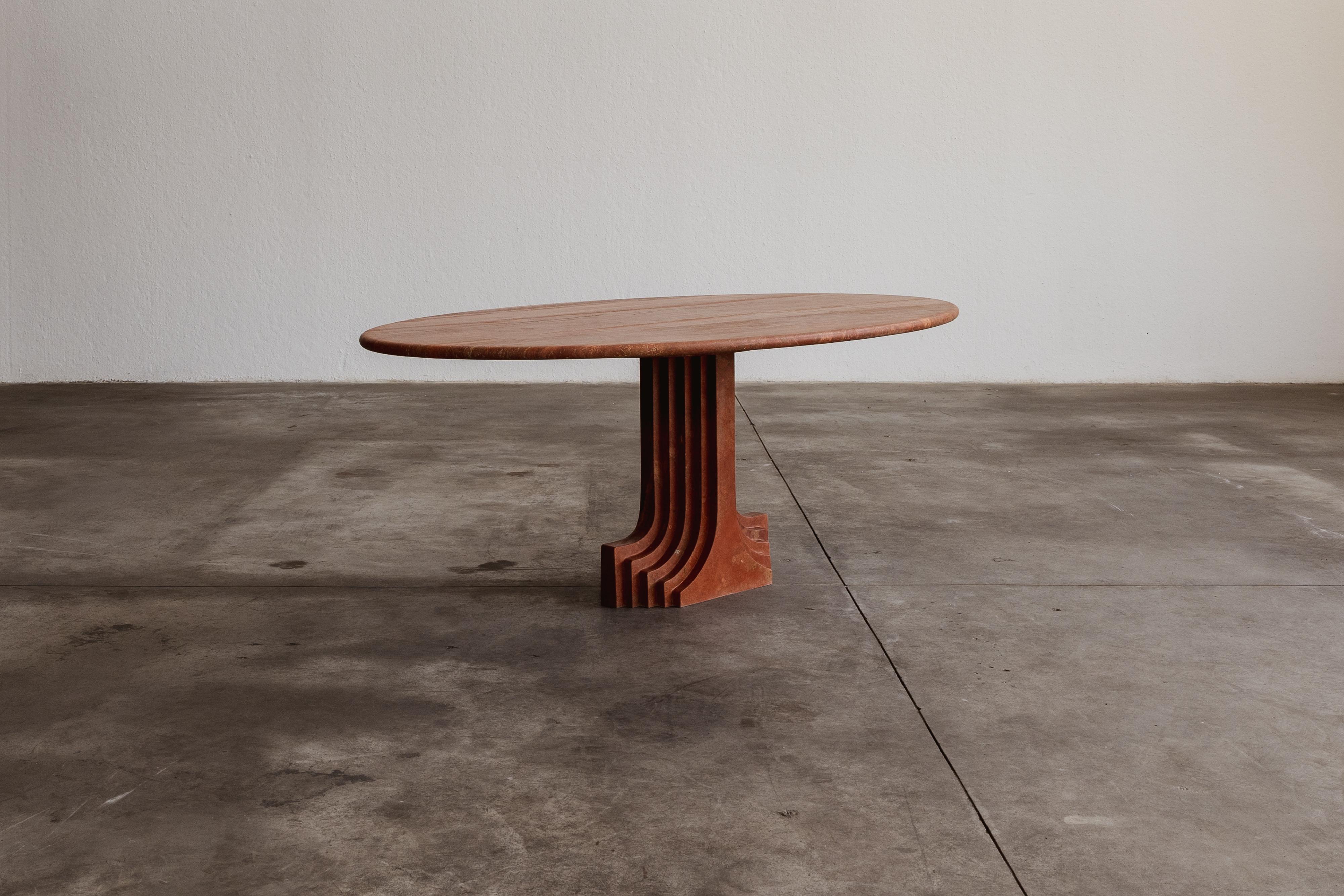 Carlo Scarpa “Argo” Oval Table for Simon Gavina in Red Travertine, 1975 For Sale 3