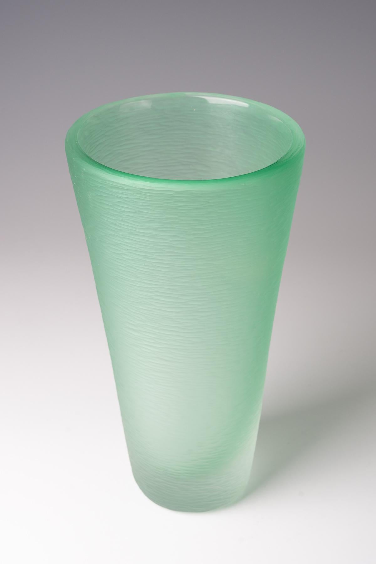 Italiano Carlo Scarpa, vaso 'battuto-velato', 1940 in vendita