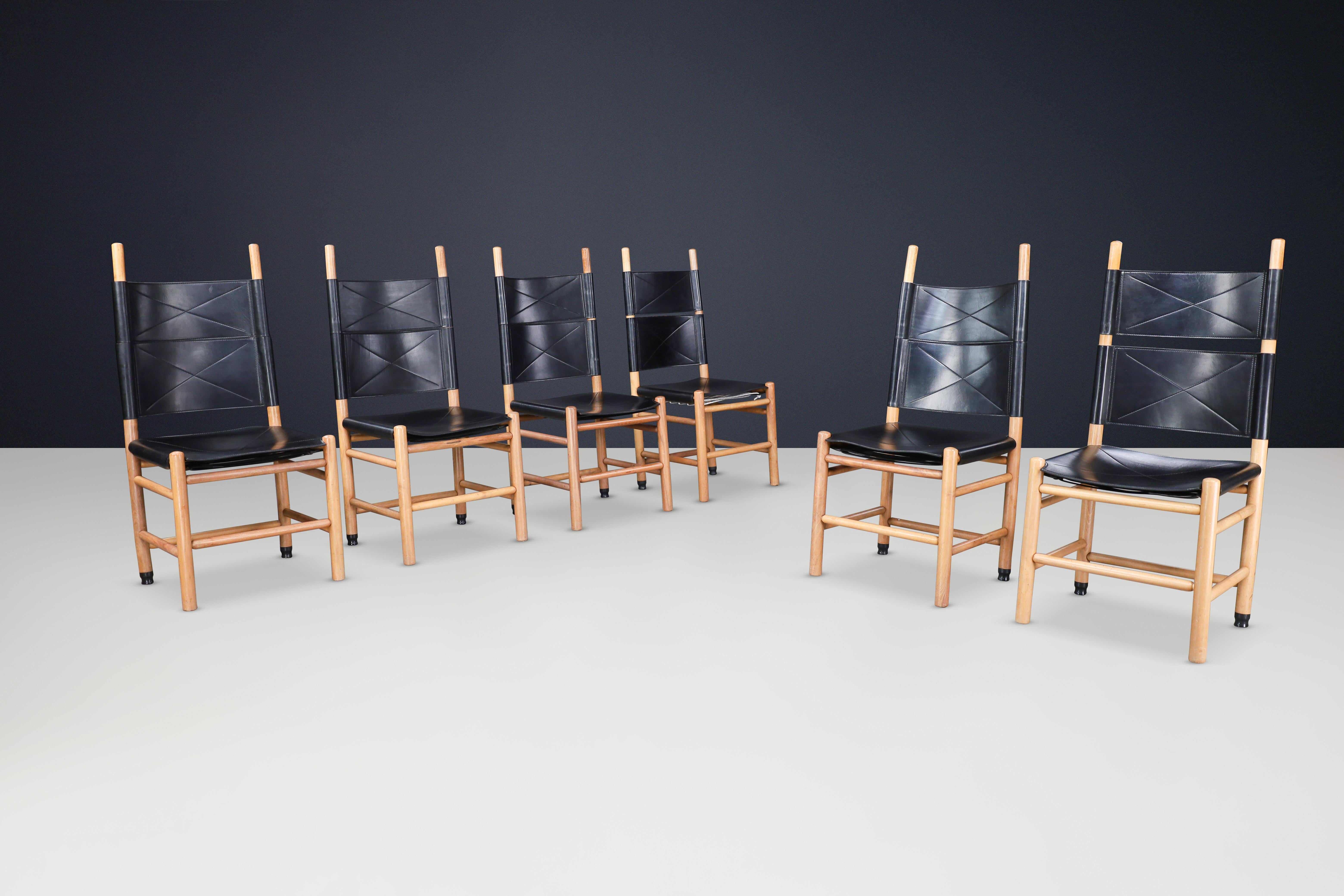 Carlo Scarpa Black Leather “Kentucky” Dining room Chairs for Bernini, Italy  1977

