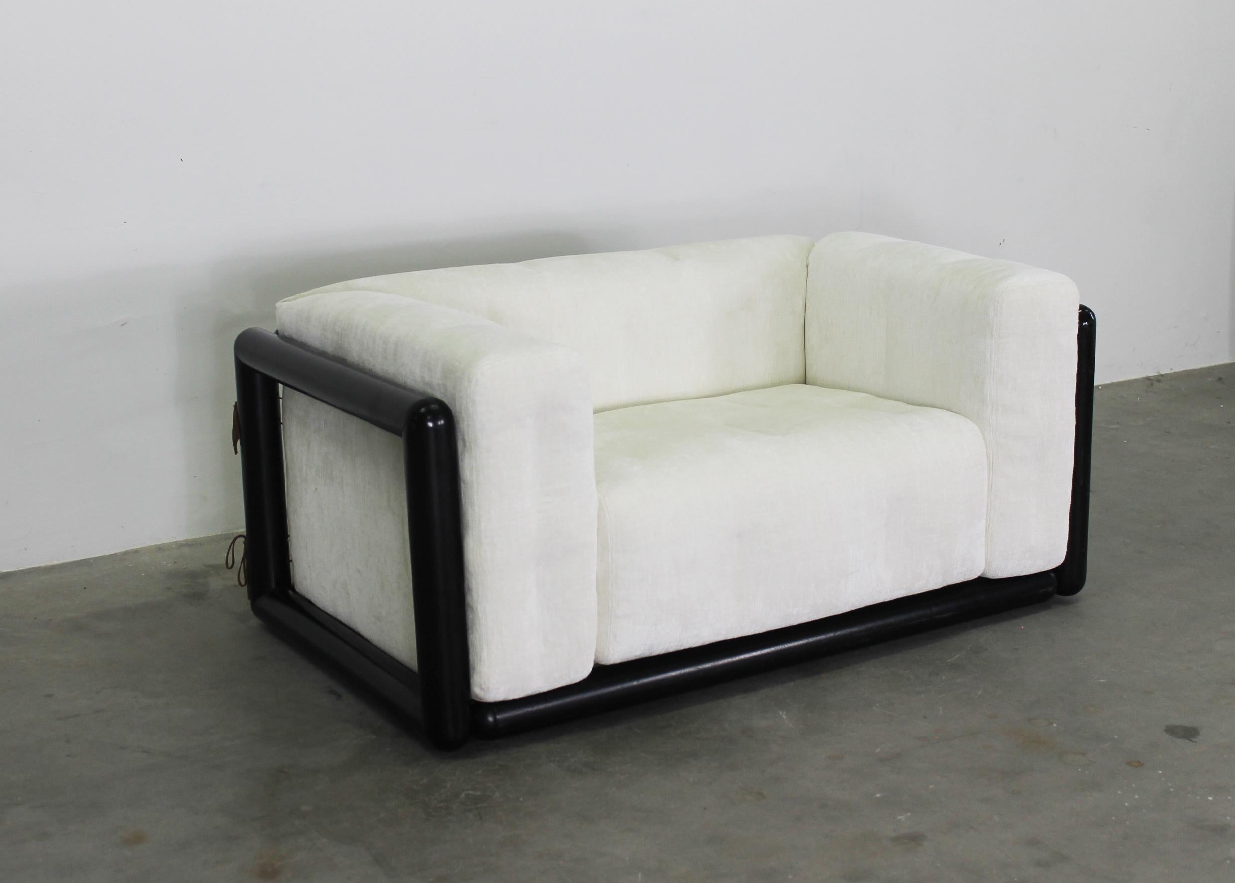 Carlo Scarpa Cornaro Living Room Set in Lacquered Wood and Fabric by Gavina 1970 For Sale 7