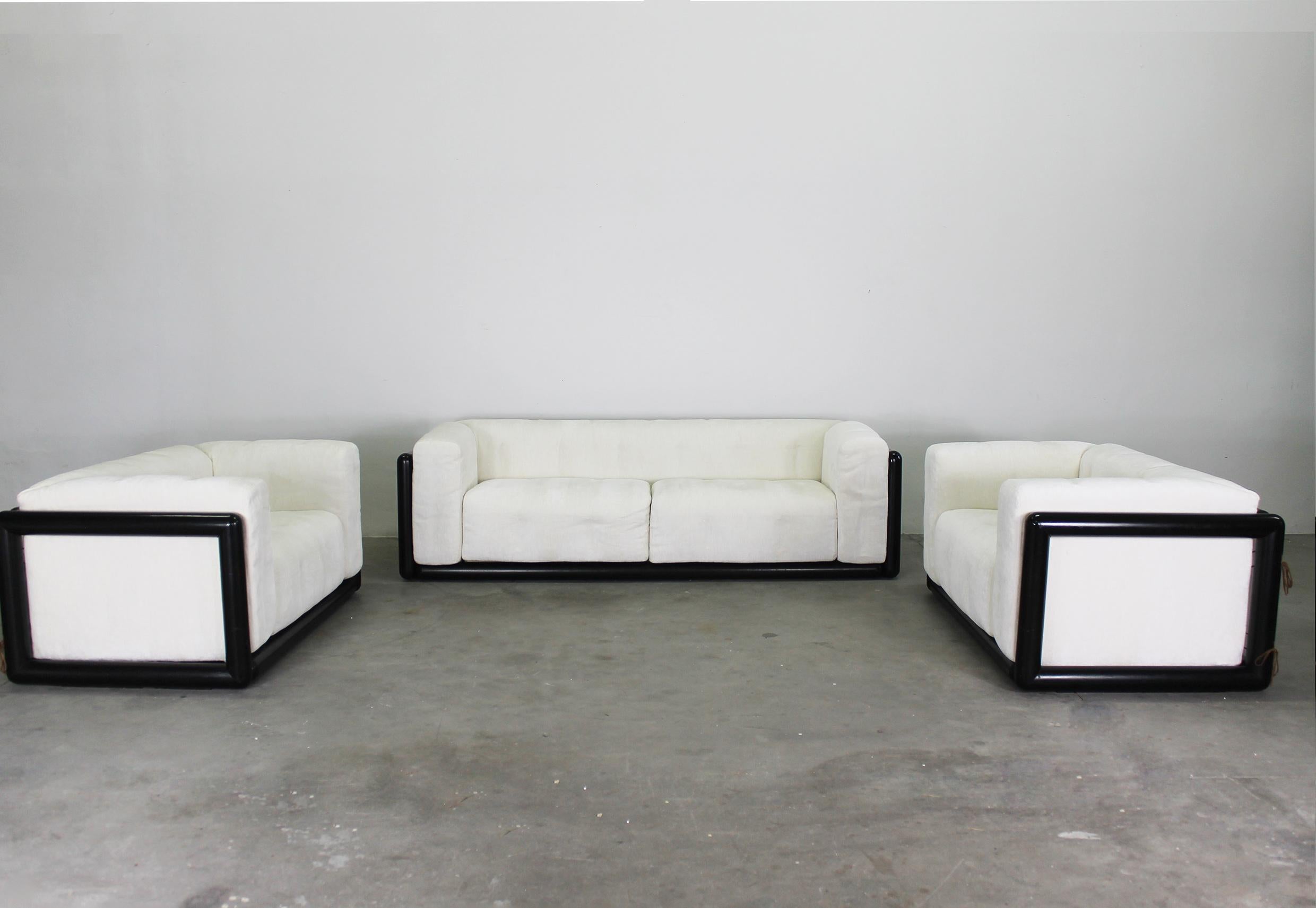 Mid-Century Modern Carlo Scarpa Cornaro Living Room Set in Lacquered Wood and Fabric by Gavina 1970 For Sale