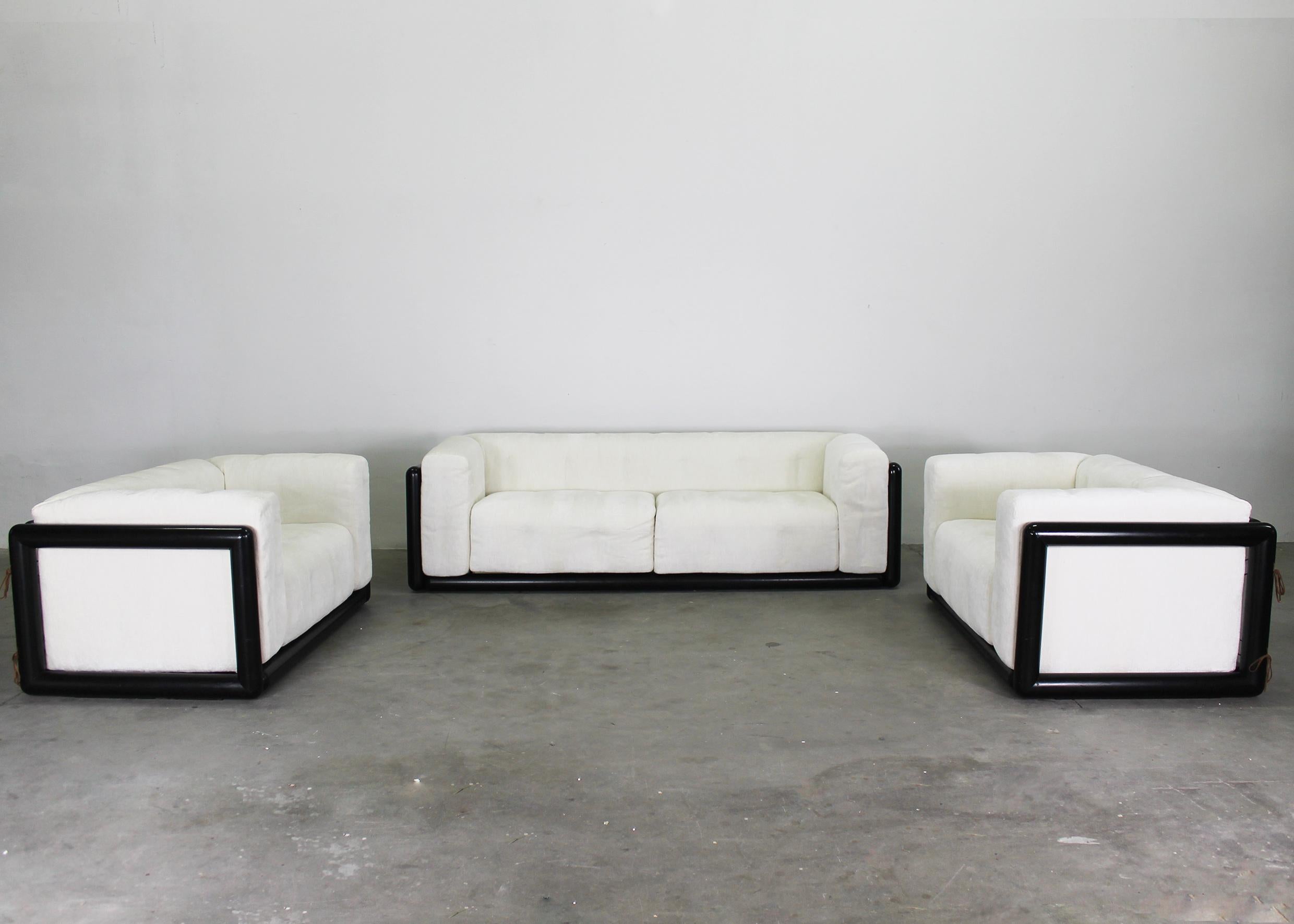 European Carlo Scarpa Cornaro Living Room Set in Lacquered Wood and Fabric by Gavina 1970 For Sale