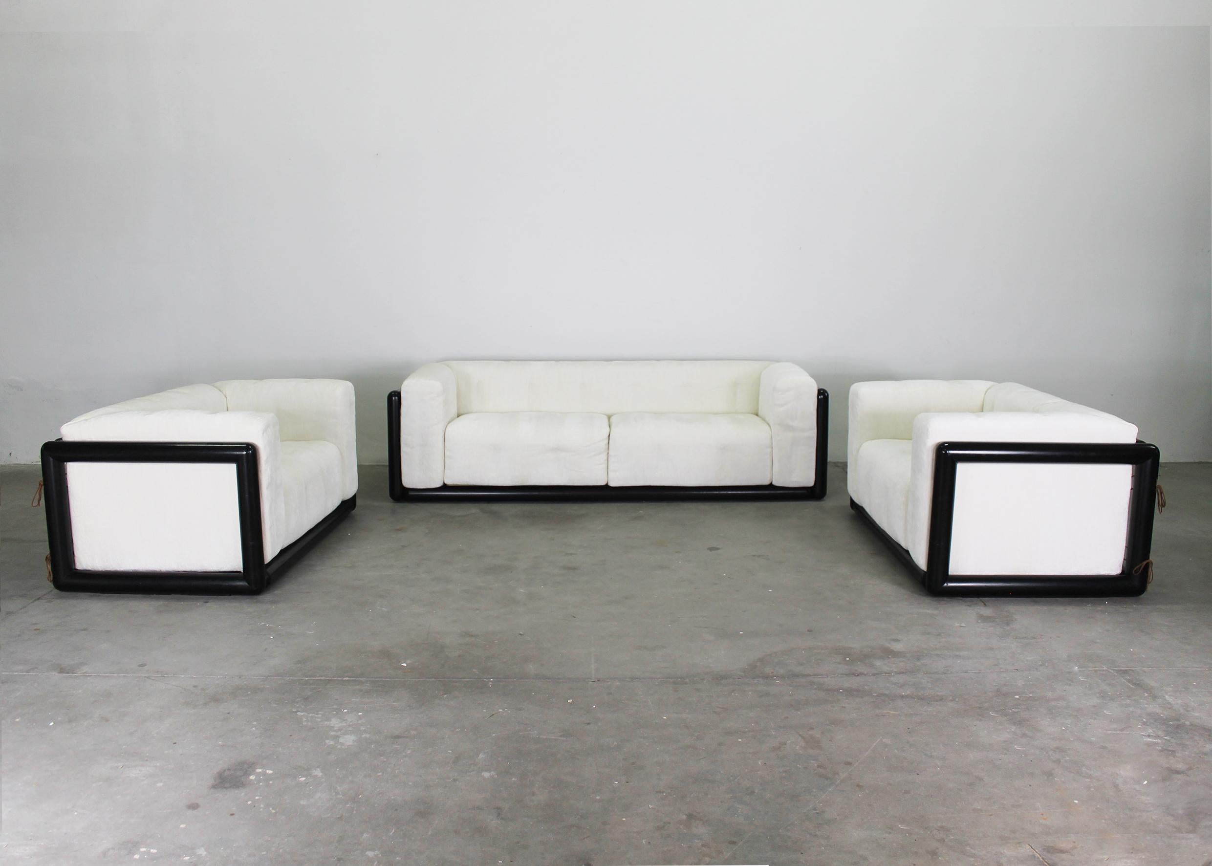 Carlo Scarpa Cornaro Living Room Set in Lacquered Wood and Fabric by Gavina 1970 In Excellent Condition For Sale In Montecatini Terme, IT