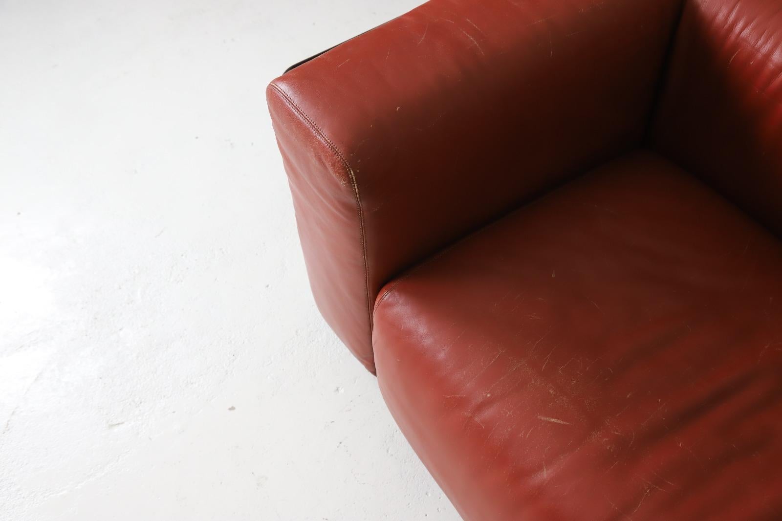Carlo Scarpa 'Cornaro' Loveseat Sofa in Original Leather In Good Condition In SITTARD, LI