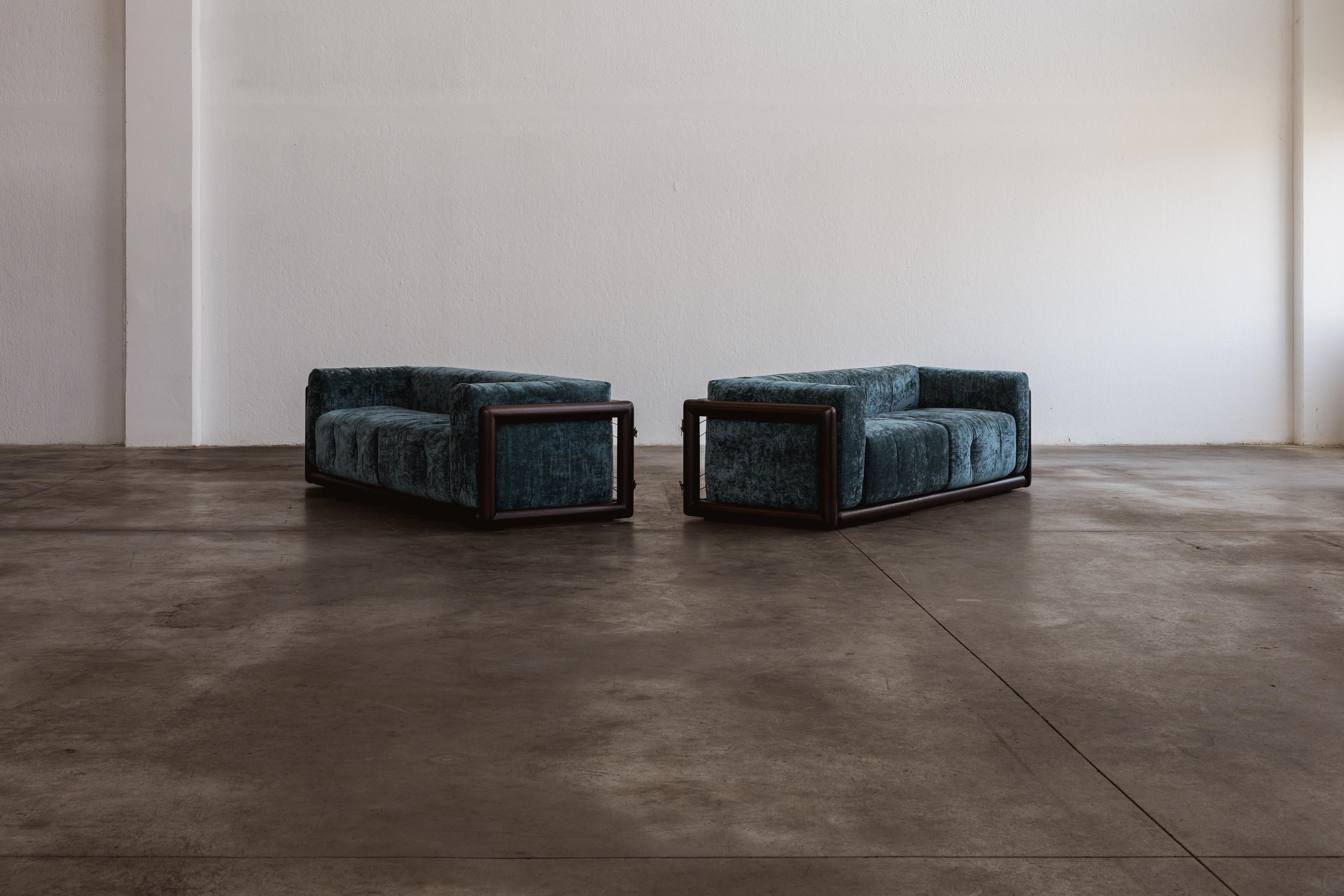 Carlo Scarpa “Cornaro” Sofas for Gavina, 1973, Set of 2 For Sale 2