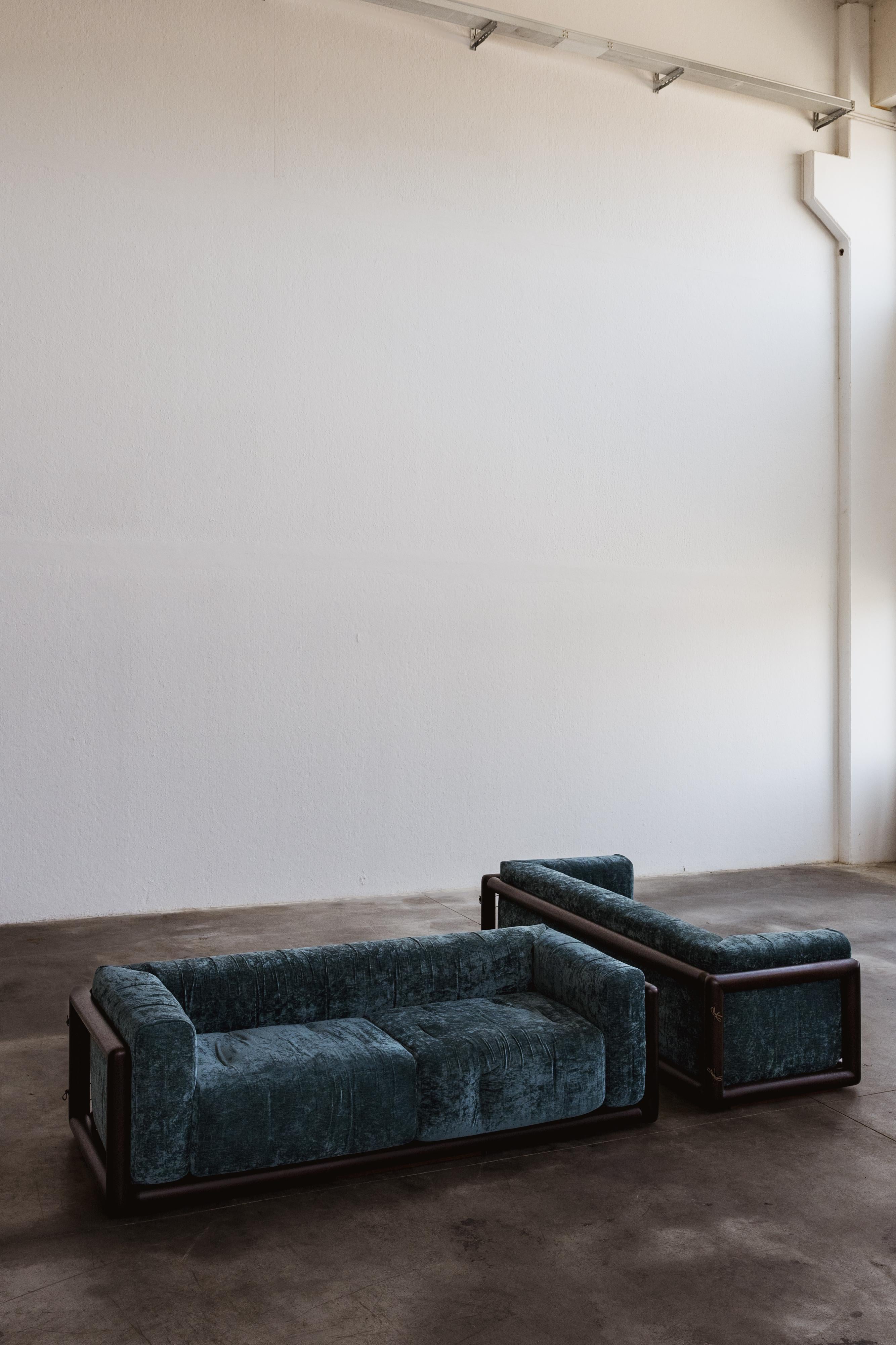Carlo Scarpa “Cornaro” Sofas for Gavina, 1973, Set of 2 For Sale 5
