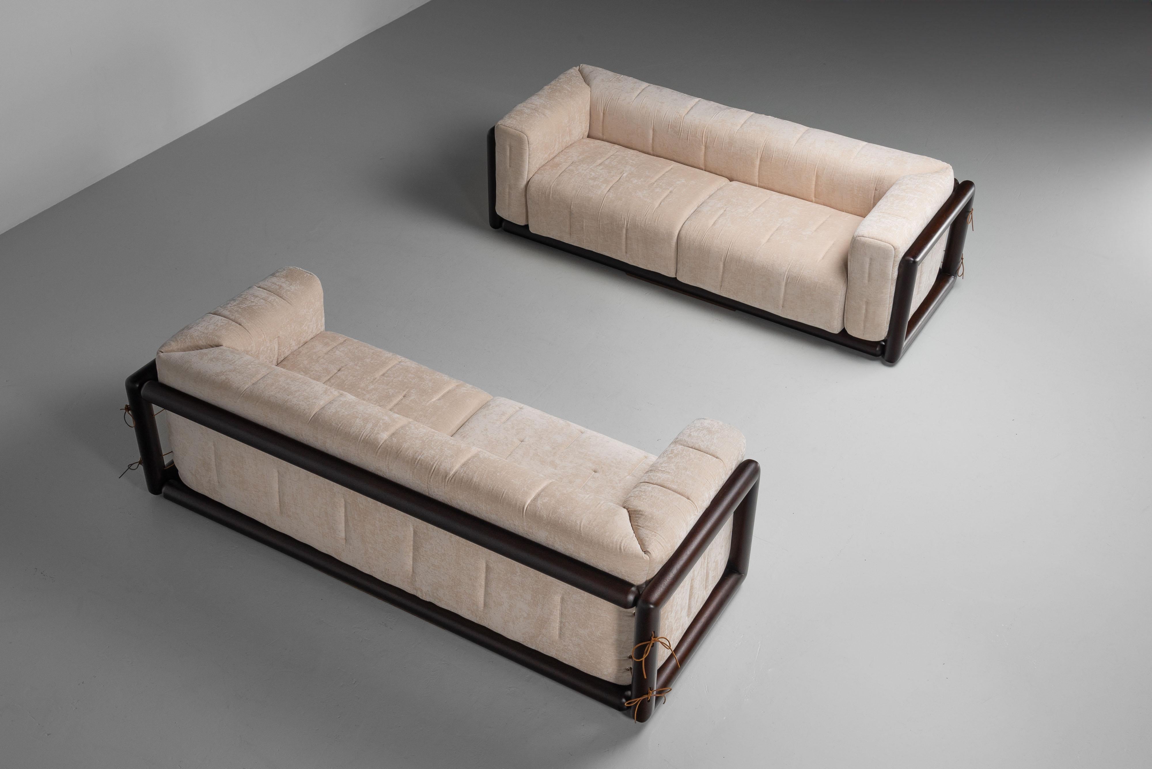 Carlo Scarpa Cornaro sofas for Simon Gavina Italy 1973 9