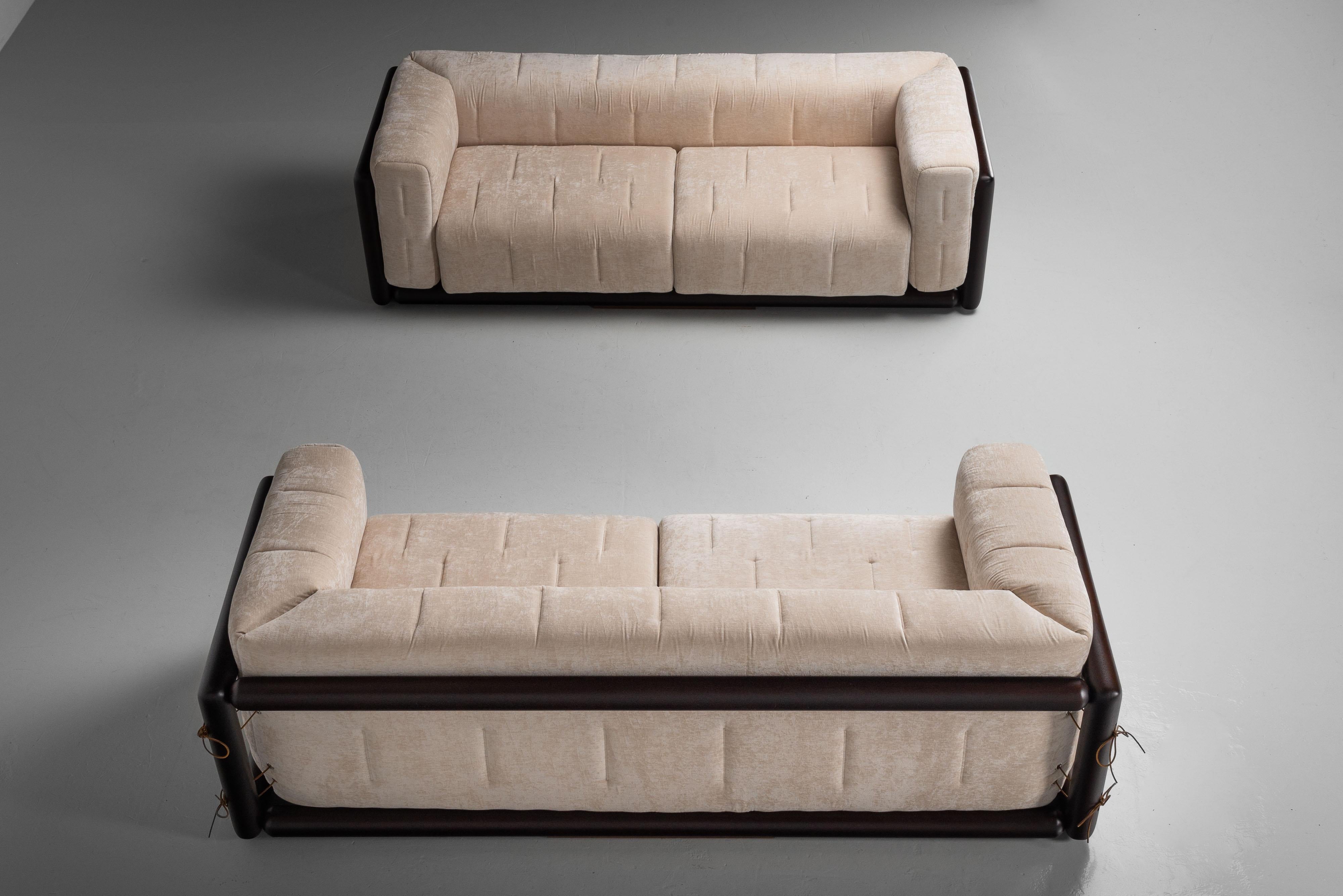Carlo Scarpa Cornaro sofas for Simon Gavina Italy 1973 10