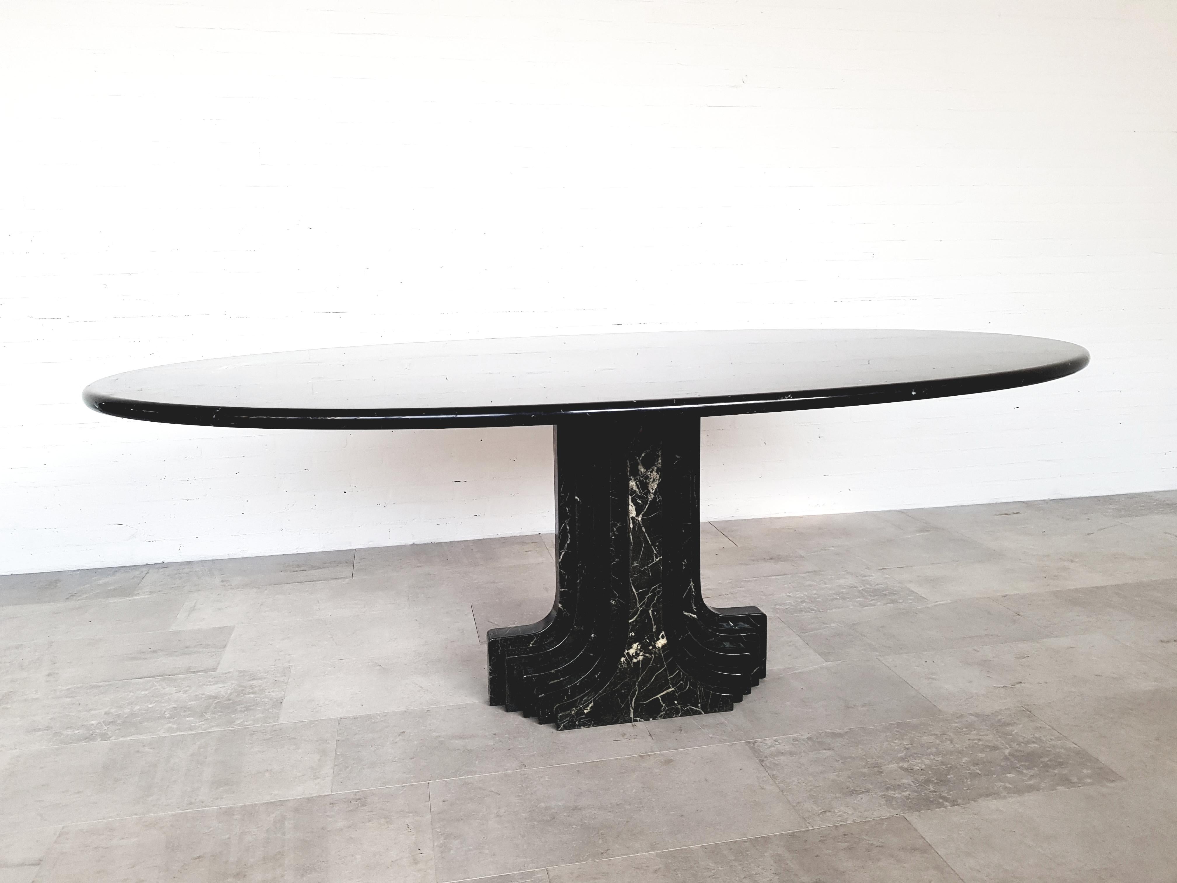 Carlo Scarpa Dining Table in Nero Marquina Marble 2