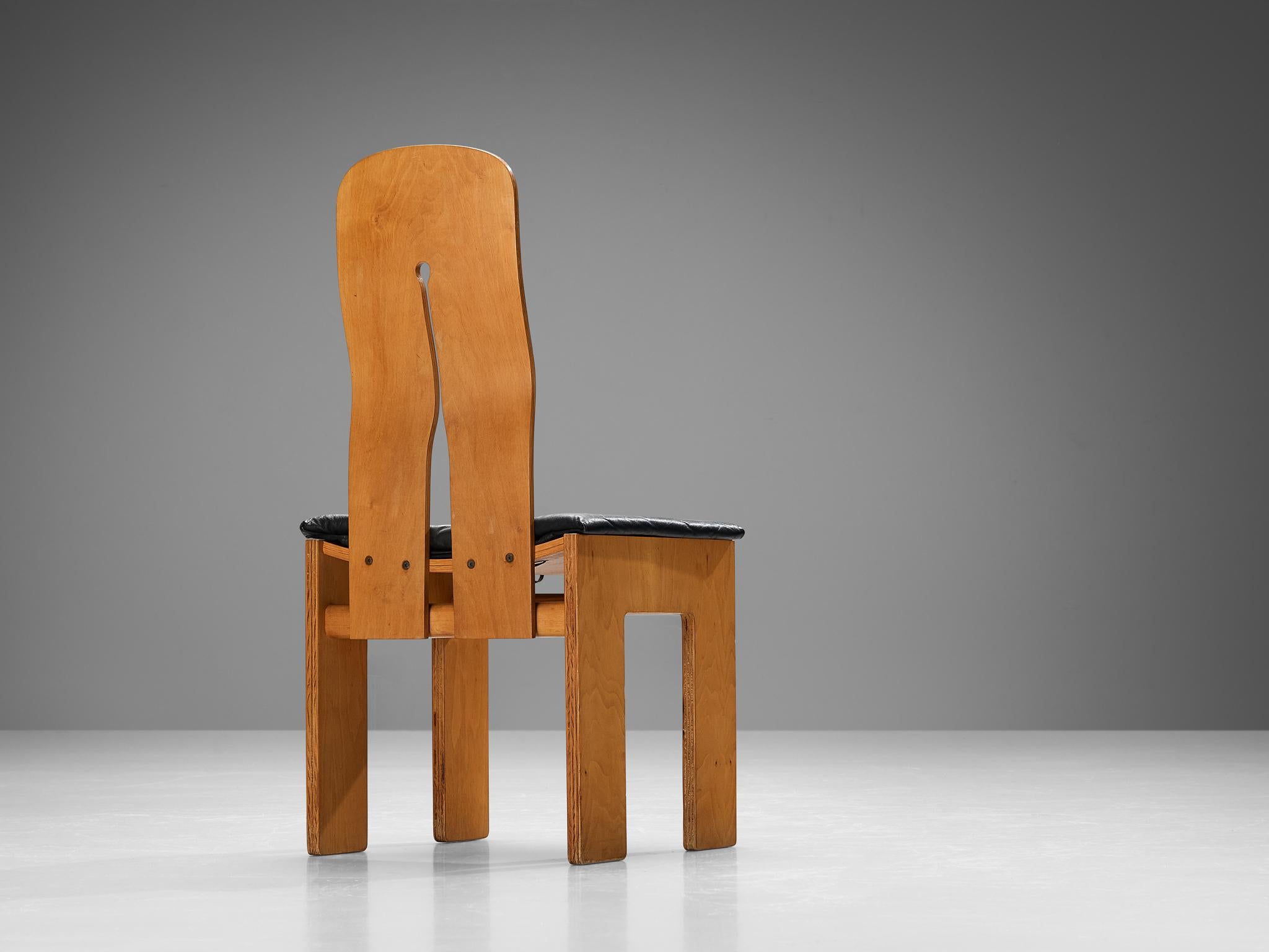 Italian Carlo Scarpa for Bernini Dining Chair in Walnut and Leather