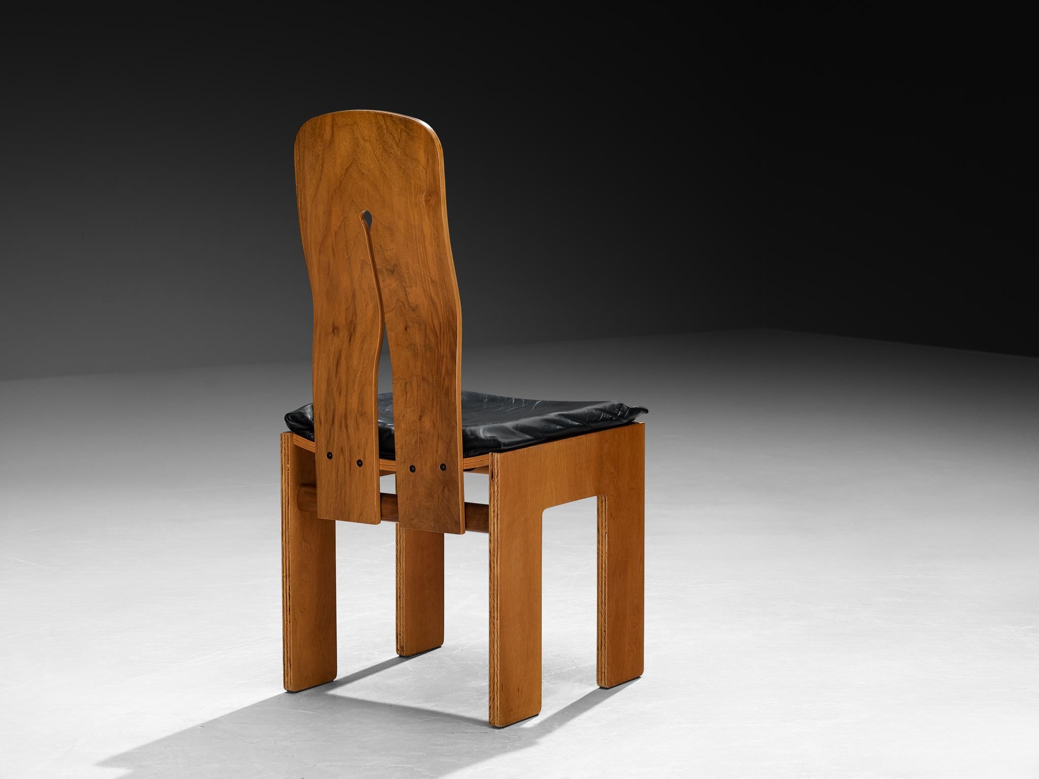 Italiano Sedia da pranzo Carlo Scarpa per Bernini in noce e pelle in vendita