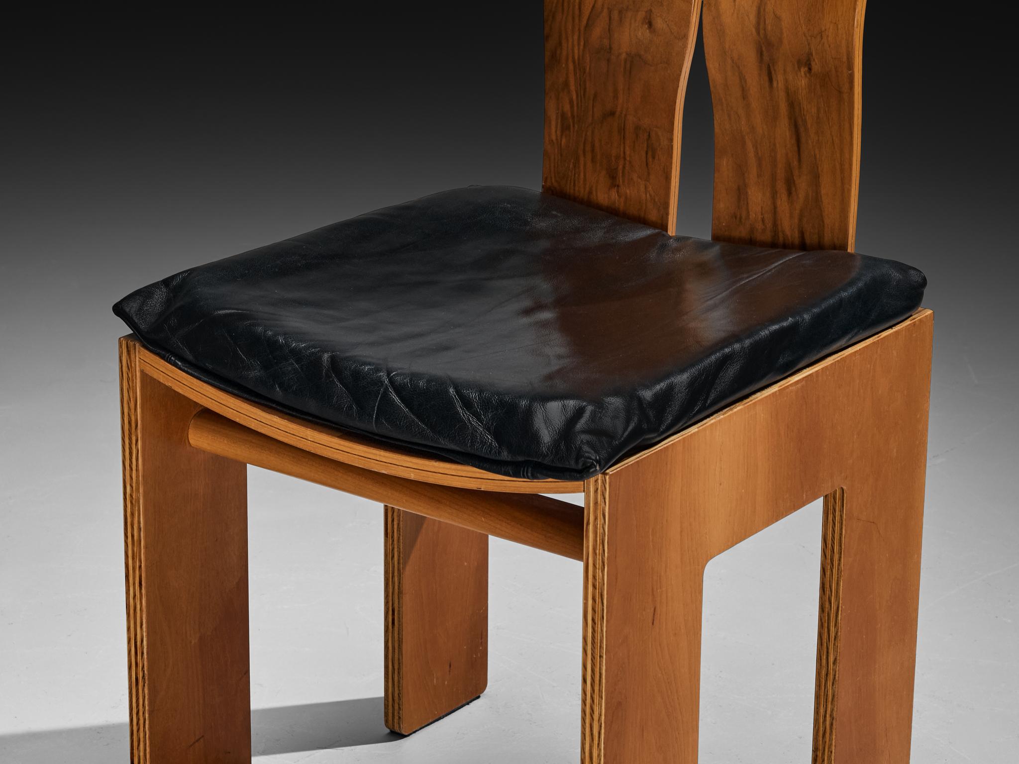 Carlo Scarpa for Bernini Dining Chair in Walnut and Leather For Sale 2