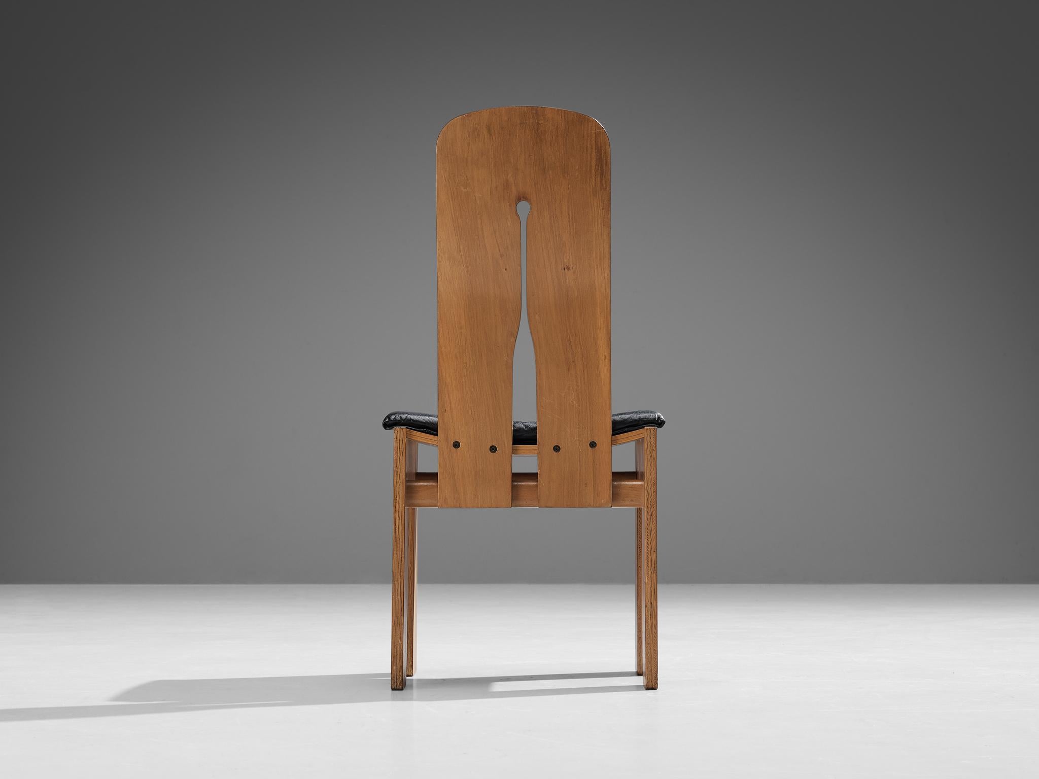 Carlo Scarpa for Bernini Set of Four Dining Chairs in Walnut and Leather  4