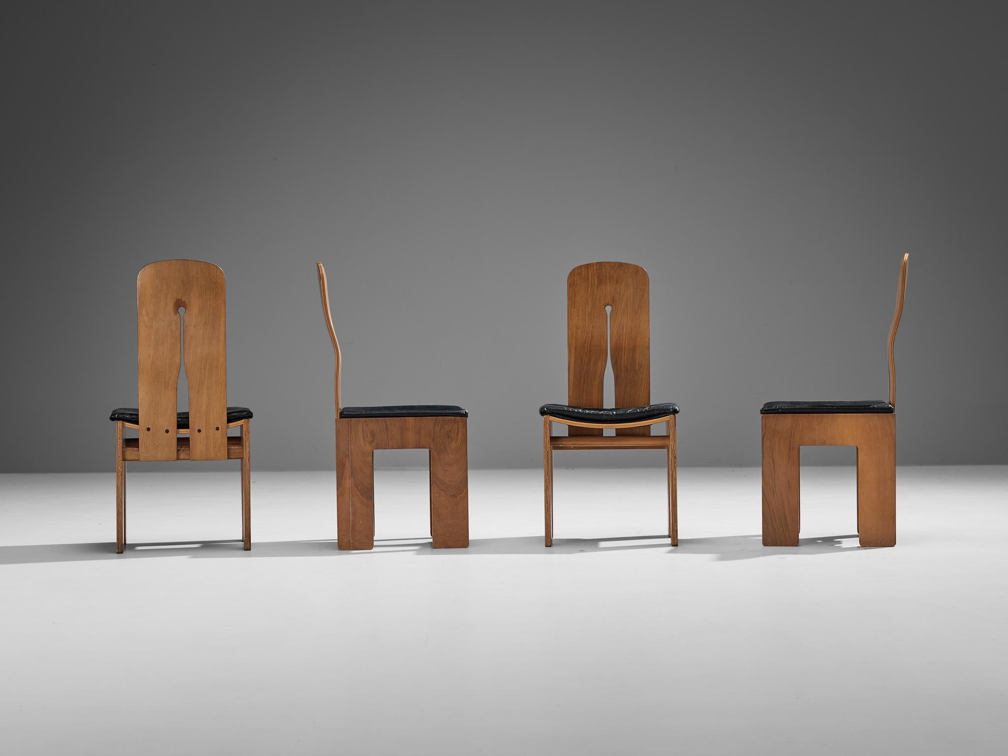 Mid-Century Modern Carlo Scarpa for Bernini Set of Four Dining Chairs in Walnut and Leather 